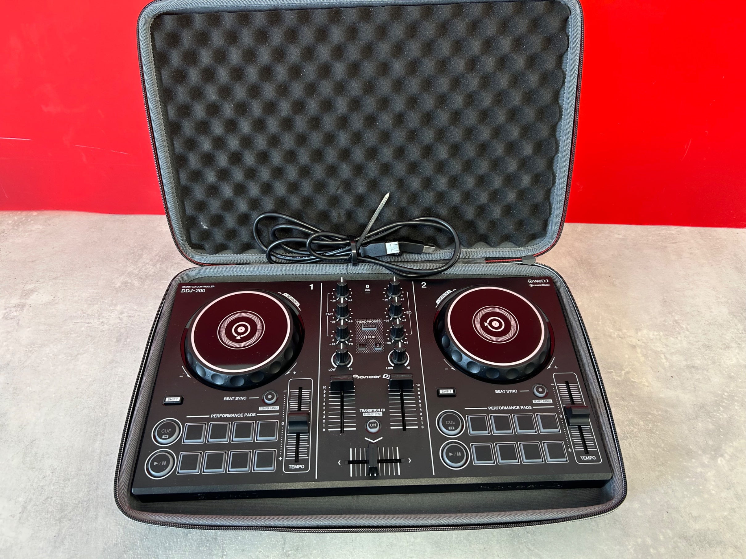 Pioneer DJ DDJ 200 with Carry Case - Pre Owned