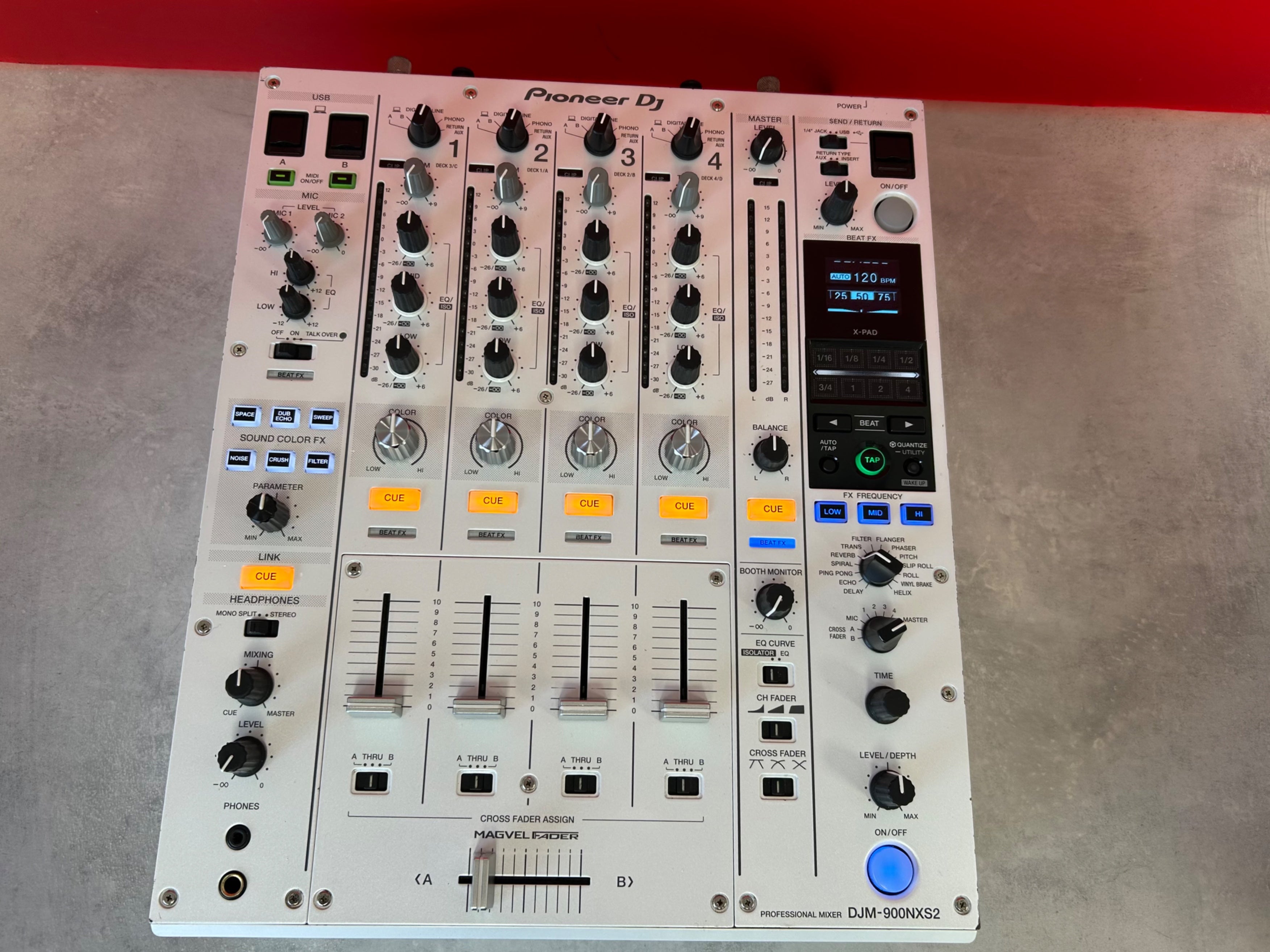Table de mixage DJ Pioneer DJM 900 NXS2 Édition Limitée Blanche Occasion