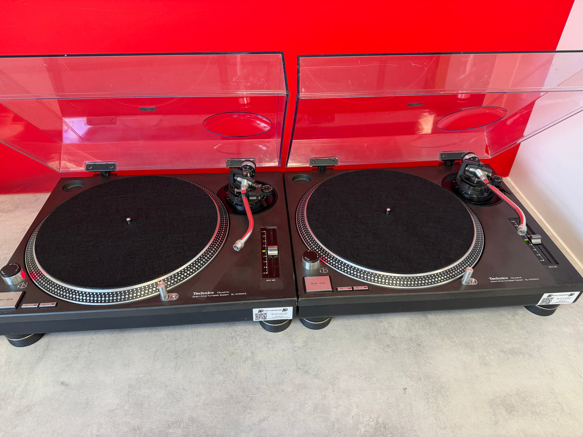 Paire de platines vinyles Technics SL 1210 MK2