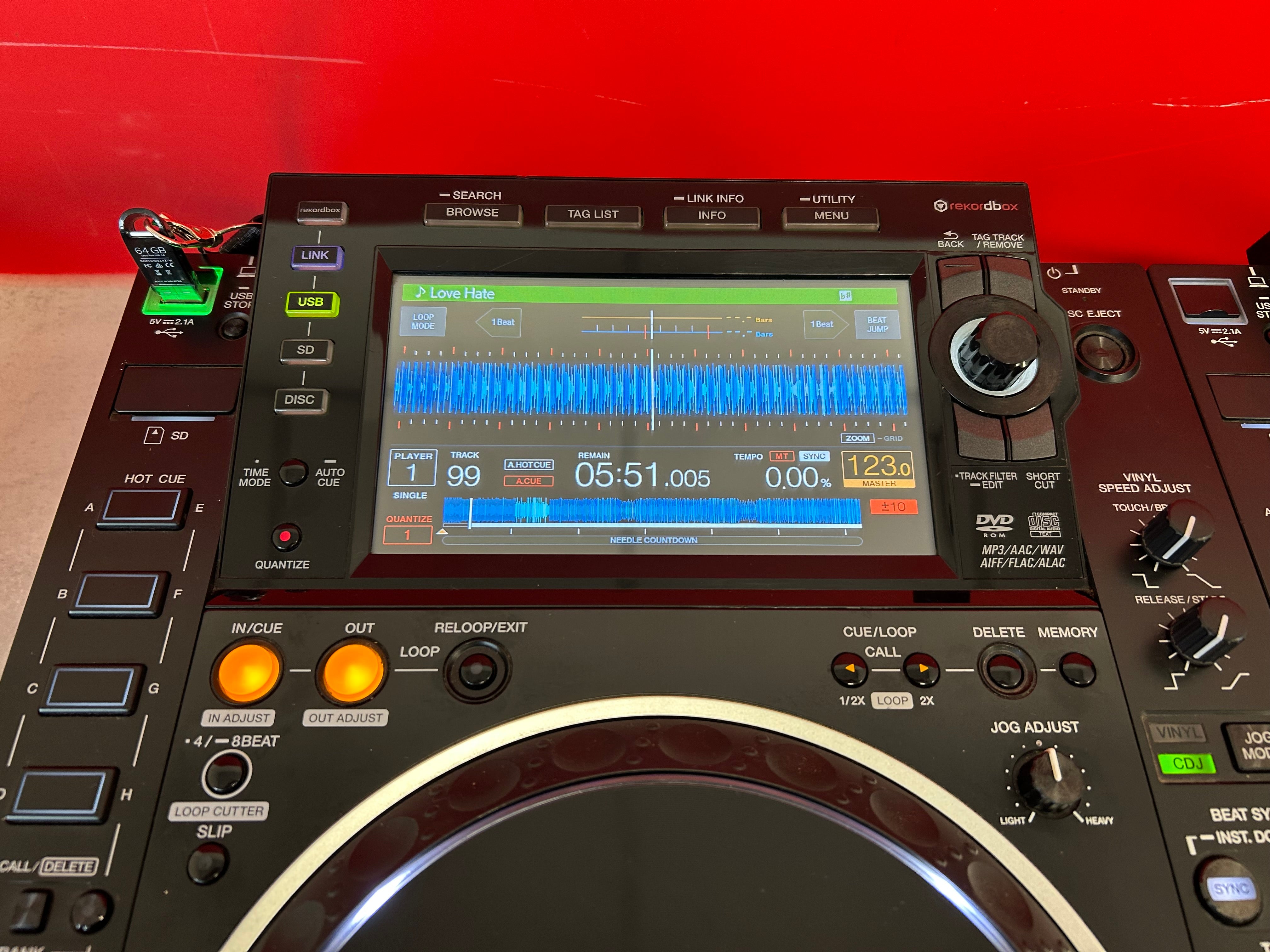 PAIR Pioneer DJ CDJ 2000 NXS2 Professional DJ Decks Pre Owned