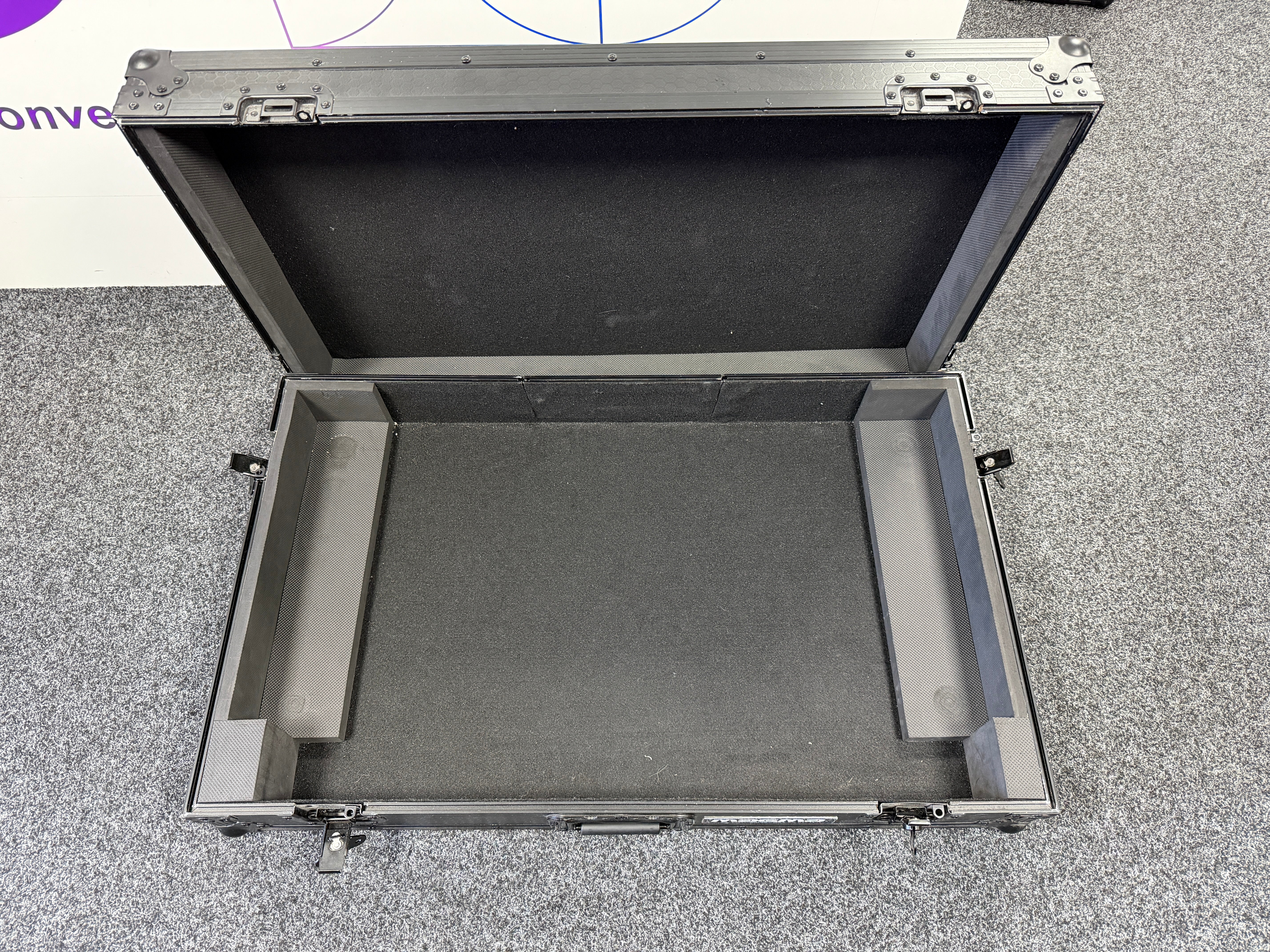 Magma Flight Case for XDJ XZ + Wheels - Pre Owned - Deck Converters