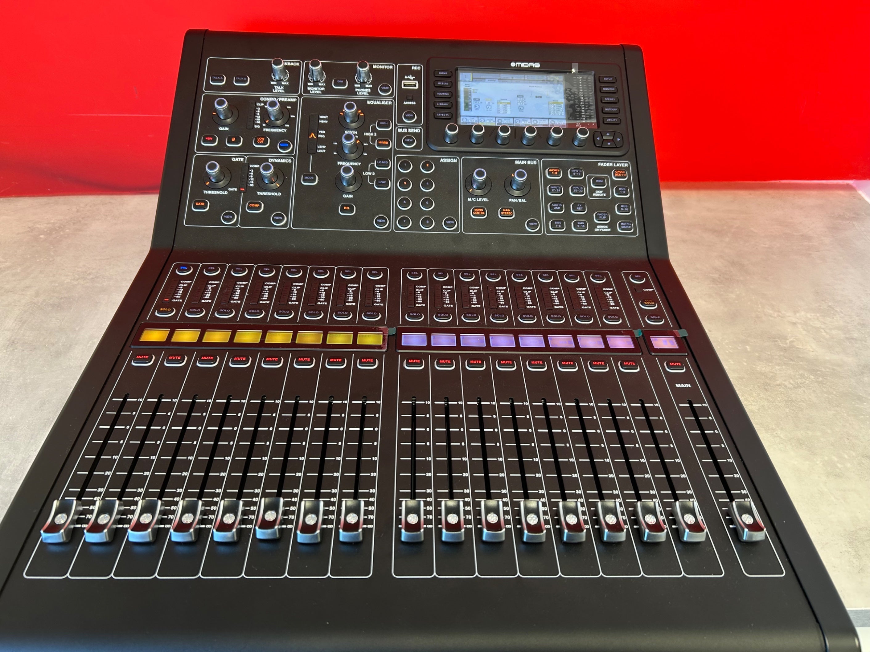 Midas M32R Digital Console with Flyht Pro Case - Pre Owned - Deck Converters