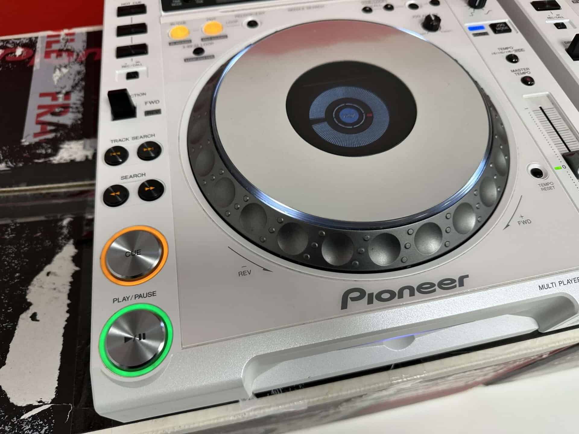 Pair Pioneer CDJ 2000 White DJ Decks - Deck Converters