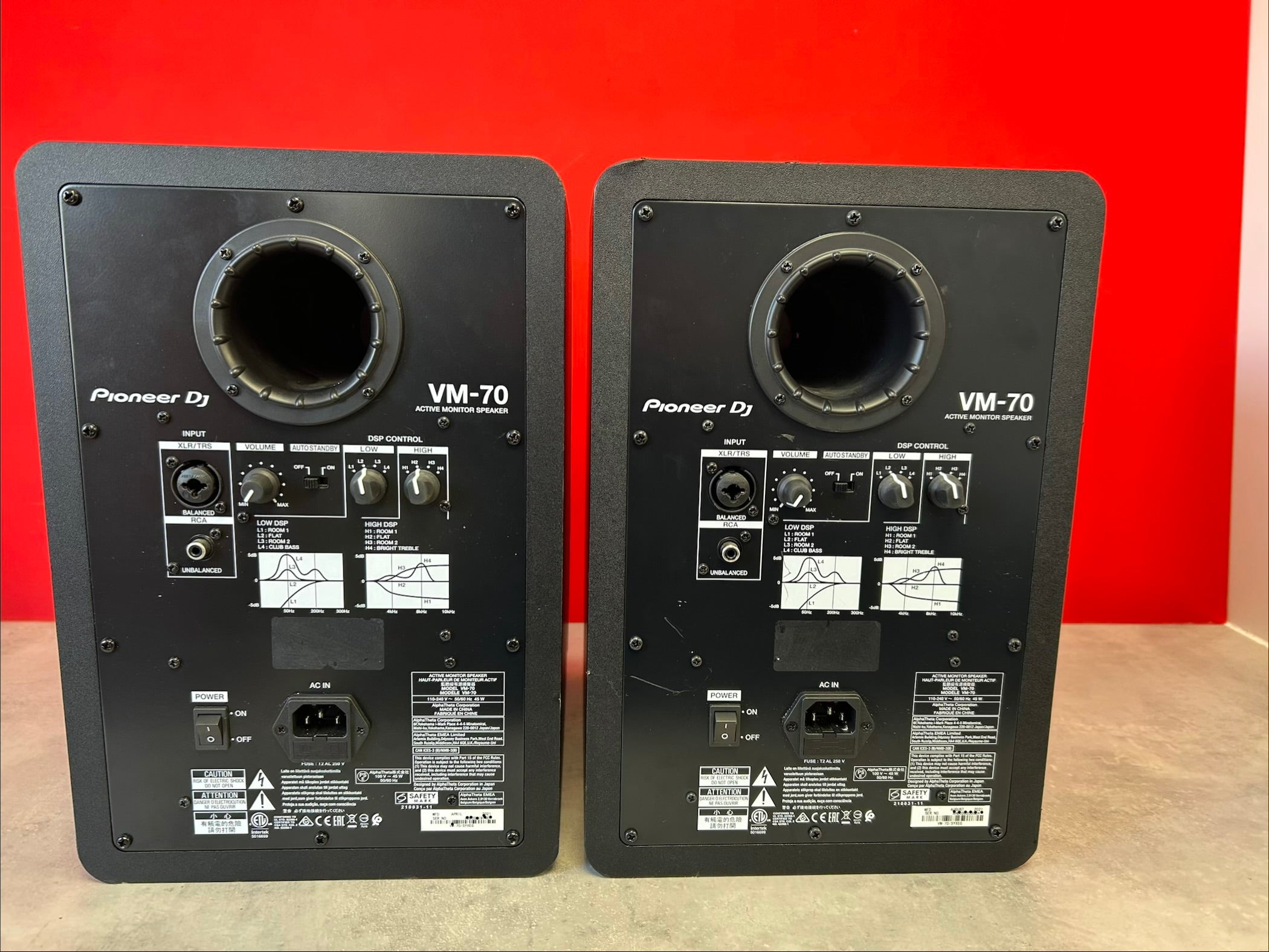 PAIR Pioneer VM - 70 DJ Studio Monitors - Pre Owned - Deck Converters