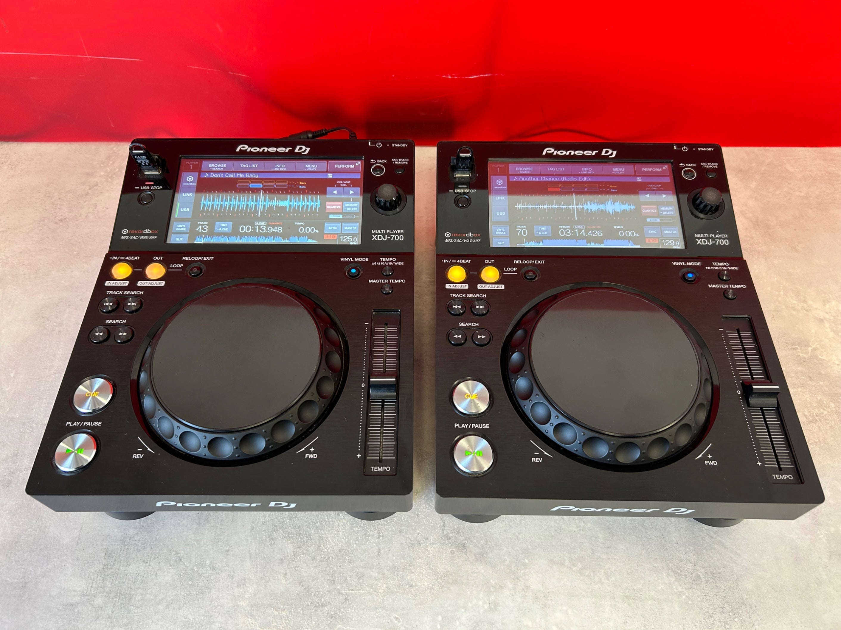 PAIR Pioneer XDJ 700 USB Decks Pre Owned - Deck Converters
