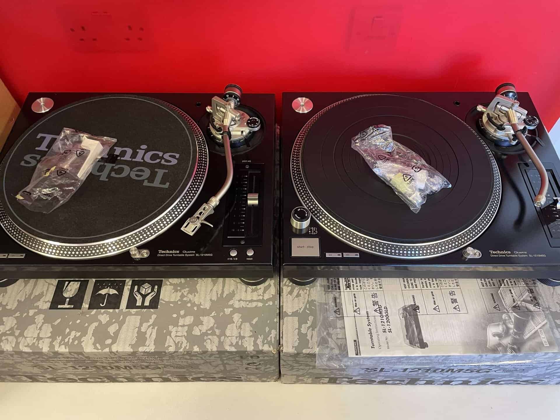 PAIR Technics 1210 M5G Turntables Boxed - Mint - Lids - Deck Converters