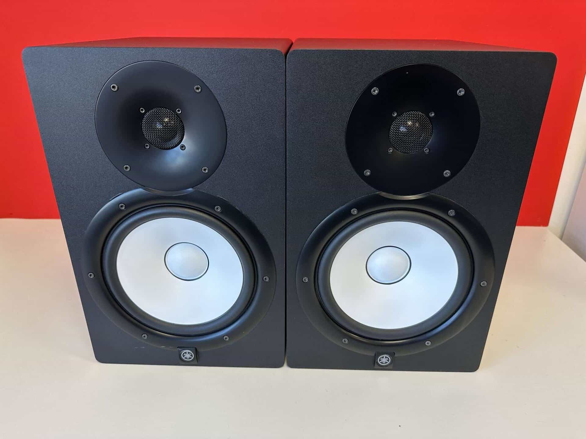 PAIR Yamaha HS8 Active Studio Monitors - Pre Owned - Deck Converters