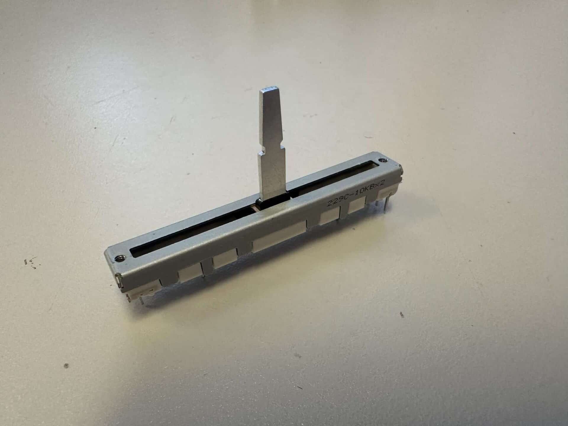 Pioneer DCV1020 Channel Fader - Deck Converters