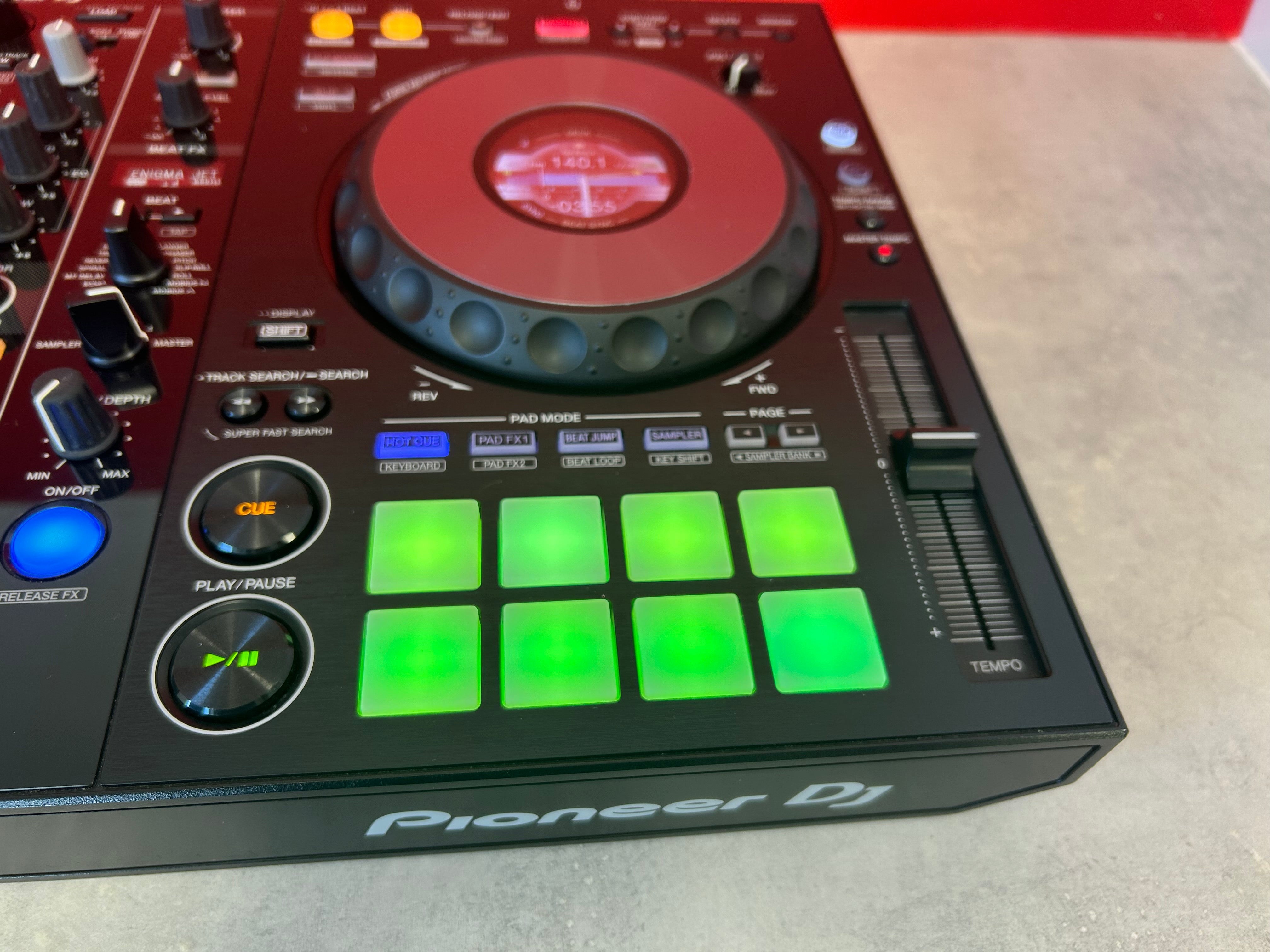 Pioneer DDJ 800 DJ Controller - Pre Owned - Deck Converters