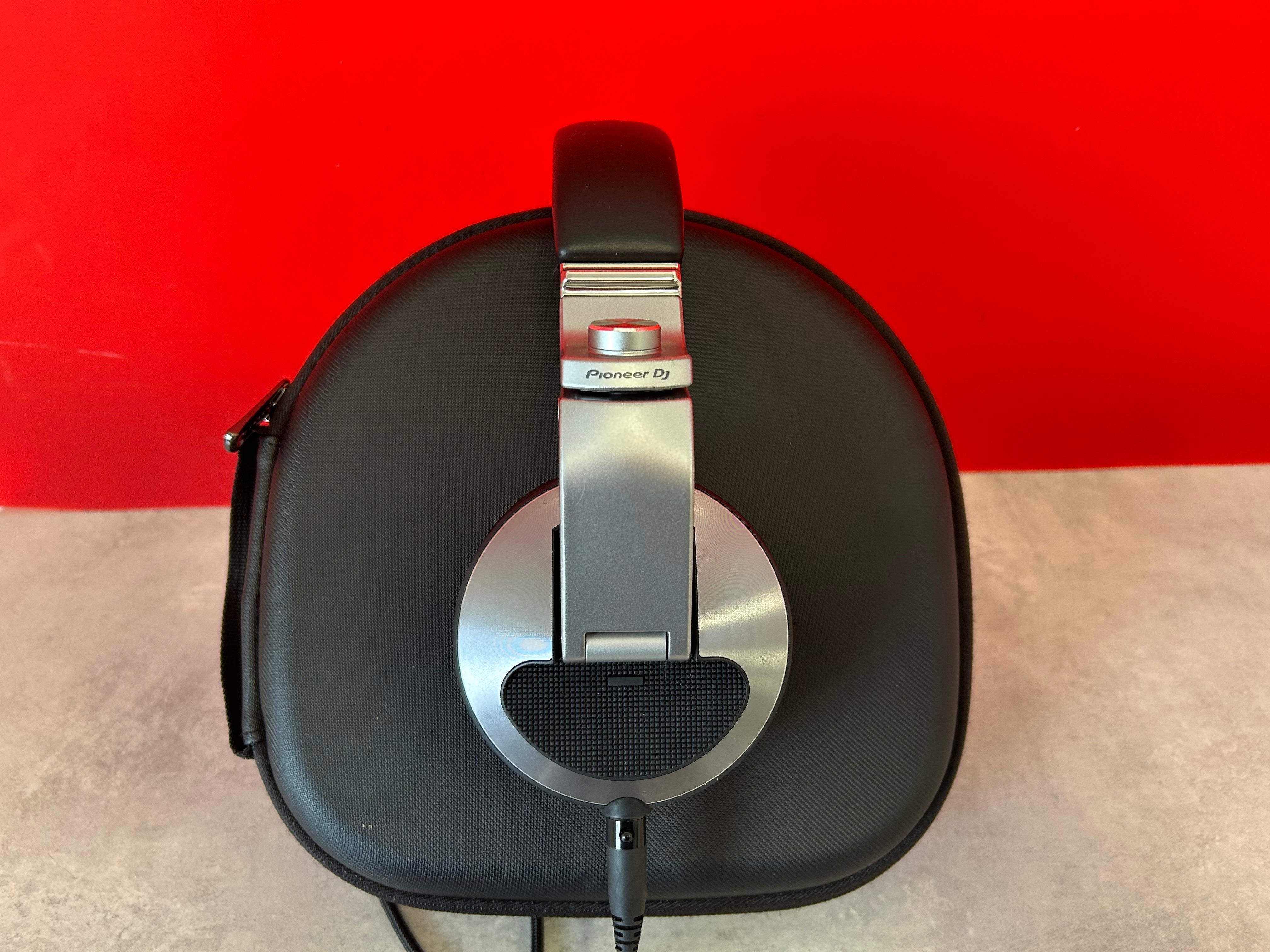 Pioneer DJ HDJ - X10 Professional DJ Headphones with Case in Silver - Pre Owned - Deck Converters