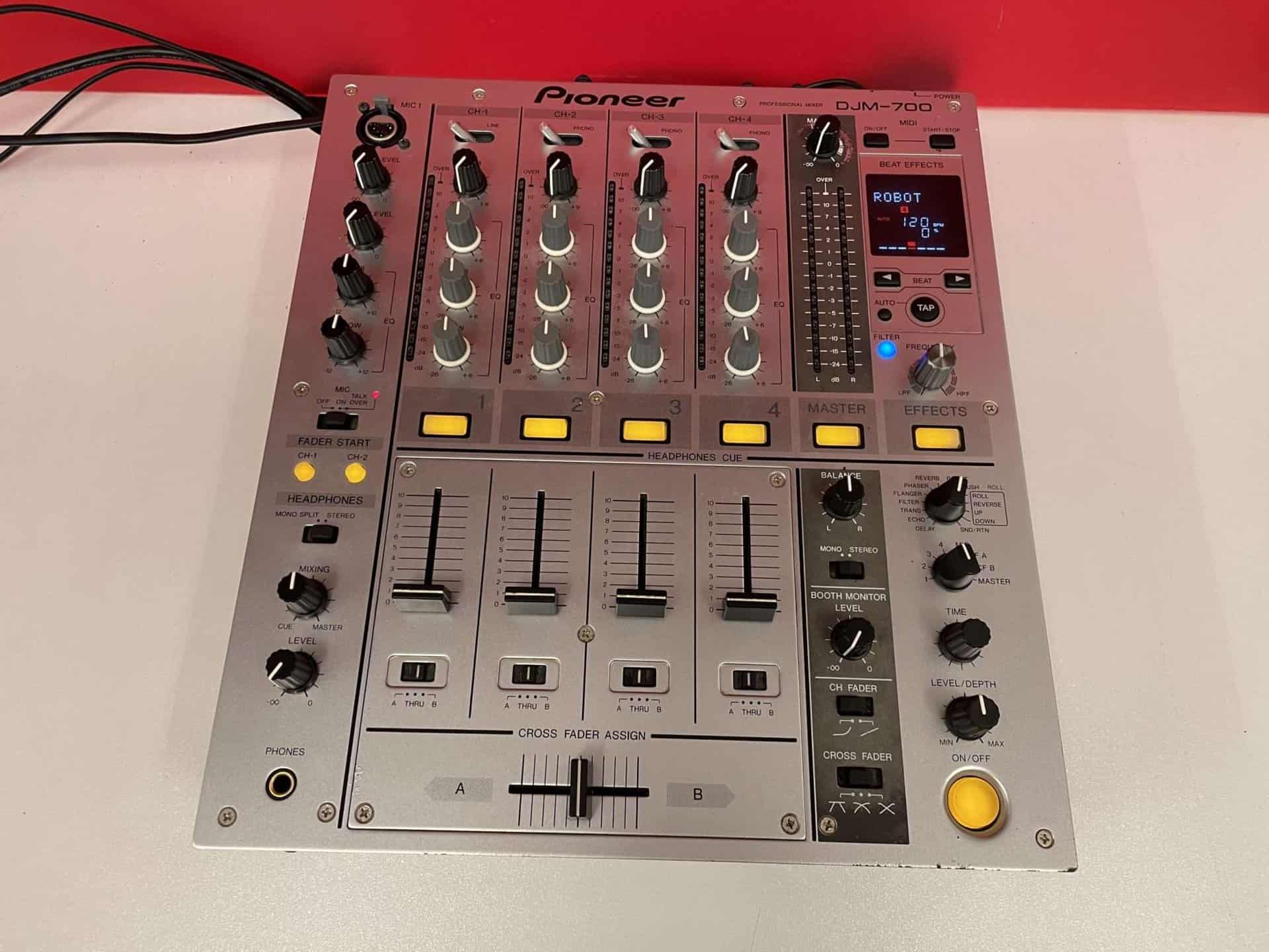 Pioneer DJM 700 S Professional DJ Mixer - Deck Converters