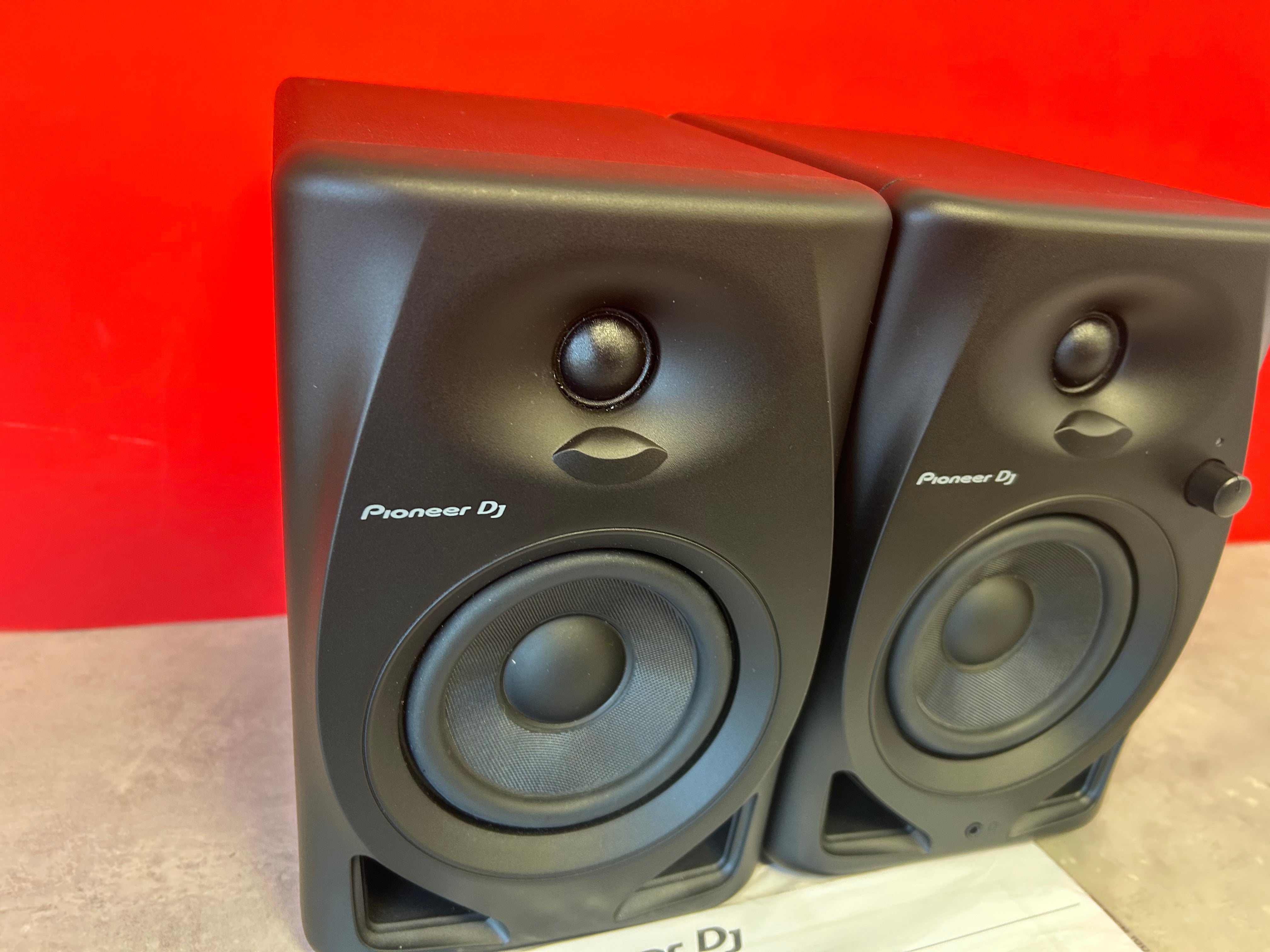 Pioneer DM40D Monitor PAIR - Pre Owned - Deck Converters
