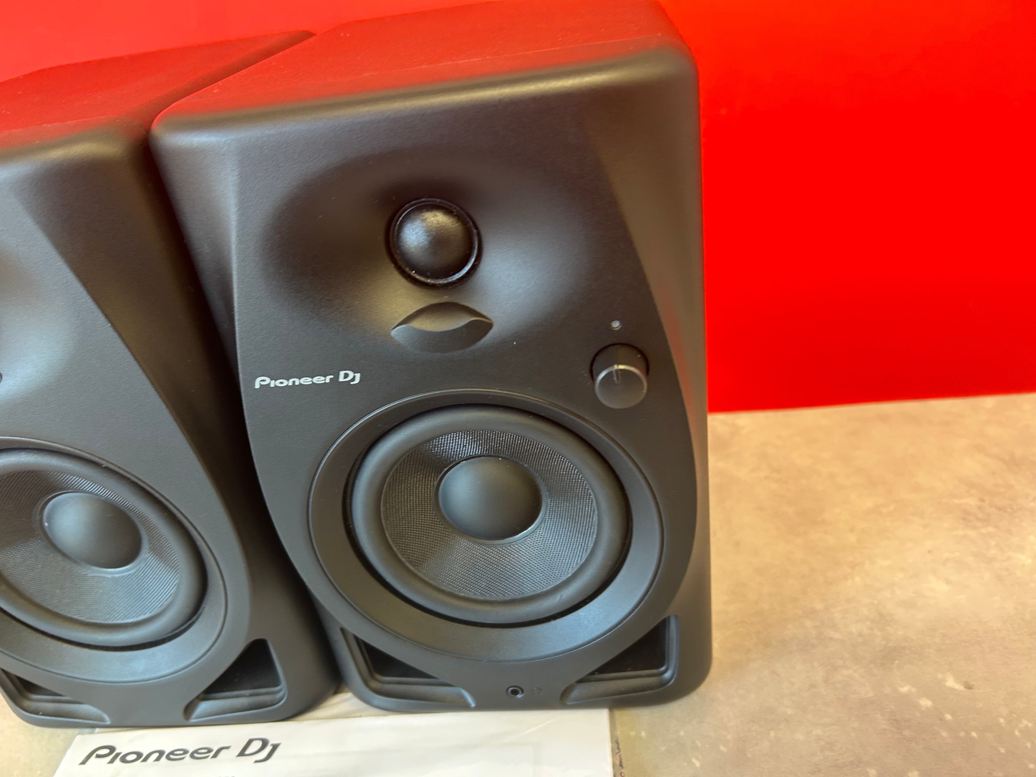 Pioneer DM40D Monitor PAIR - Pre Owned - Deck Converters