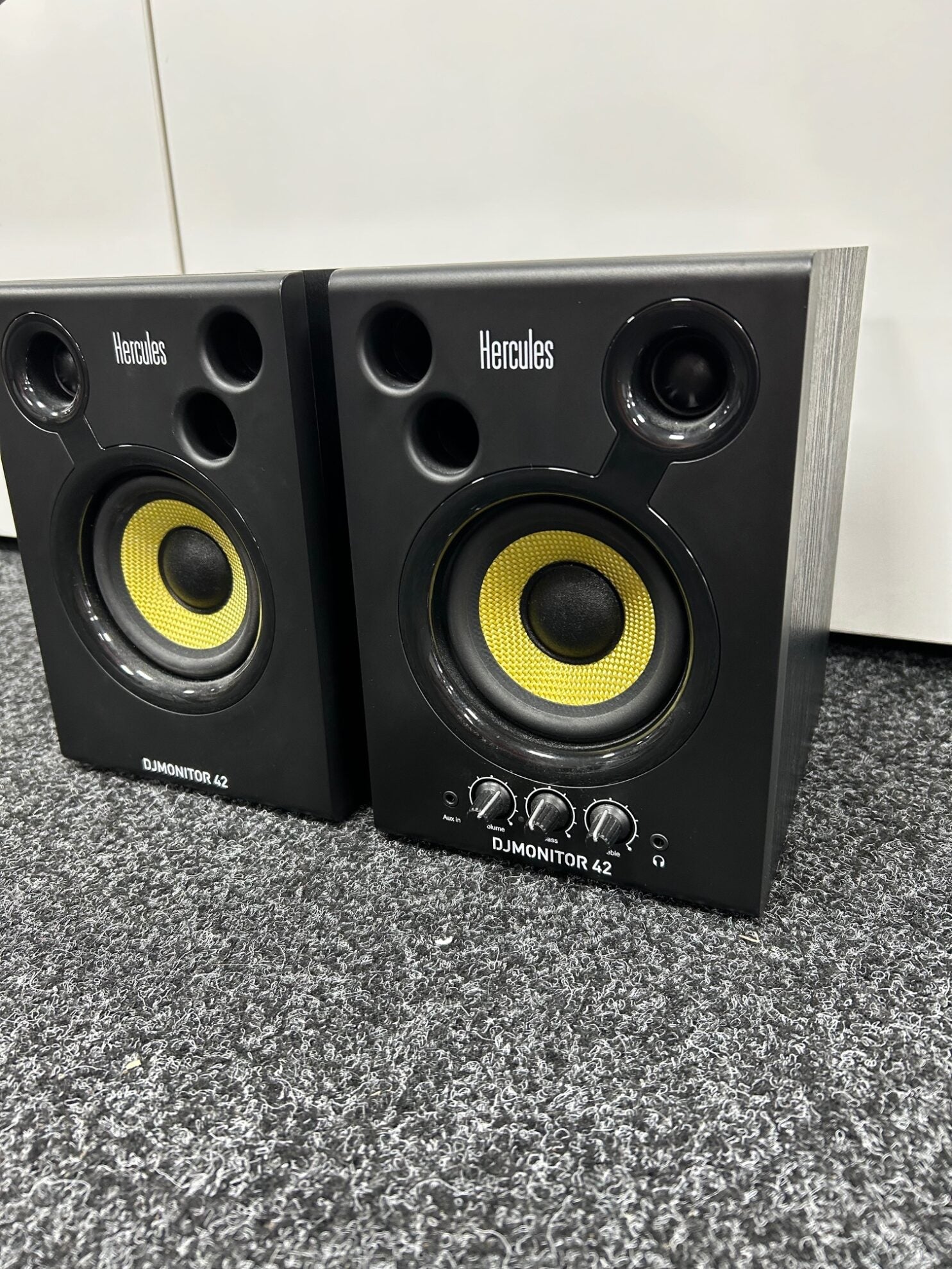 Pre Owned Hercules DJ Monitor 42 - Pair - Deck Converters