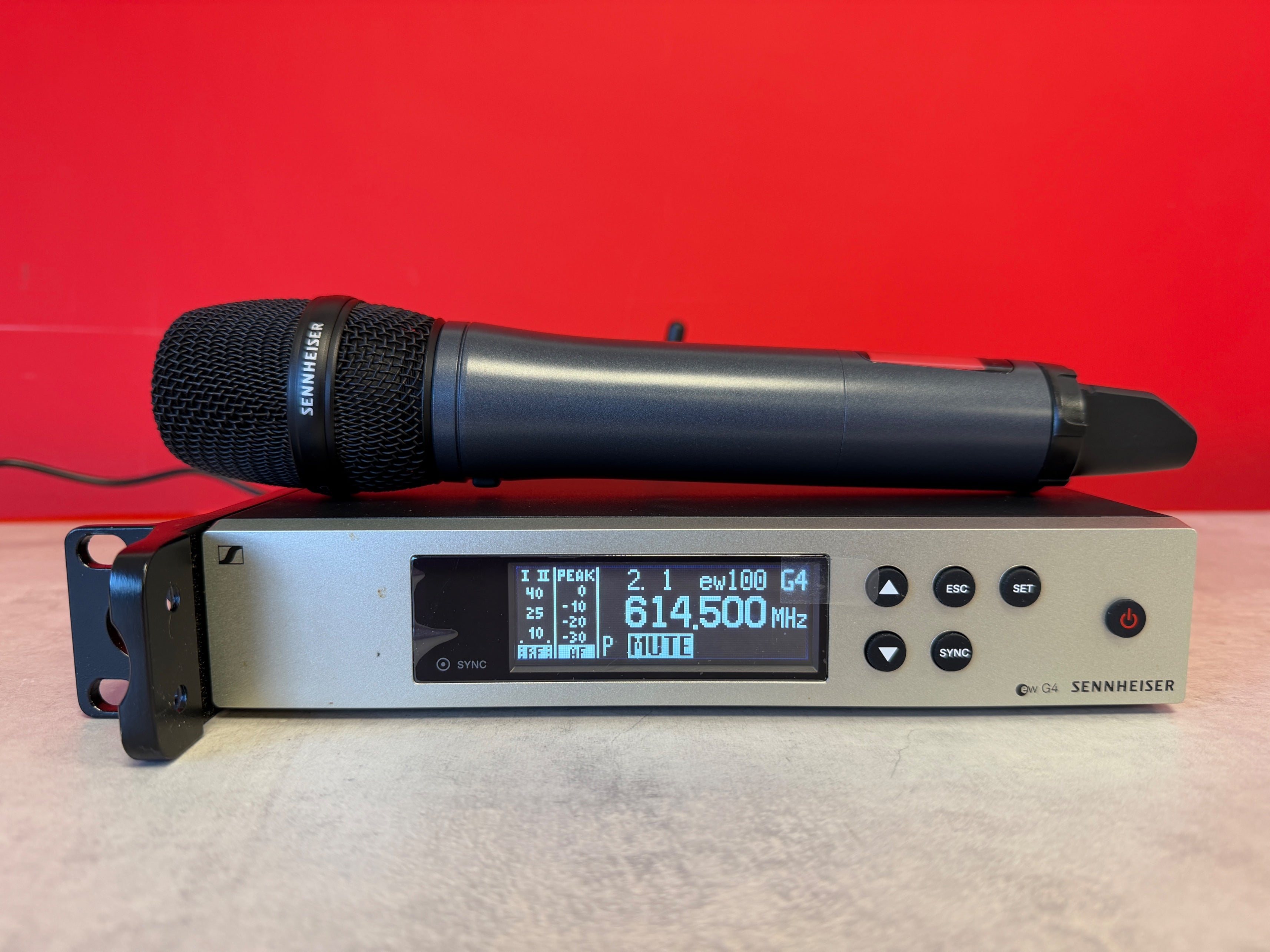 Sennheiser EW100 G4 - GB Handheld Mic System with 835S Cardioid Txmitter CH38 - Pre Owned - Deck Converters