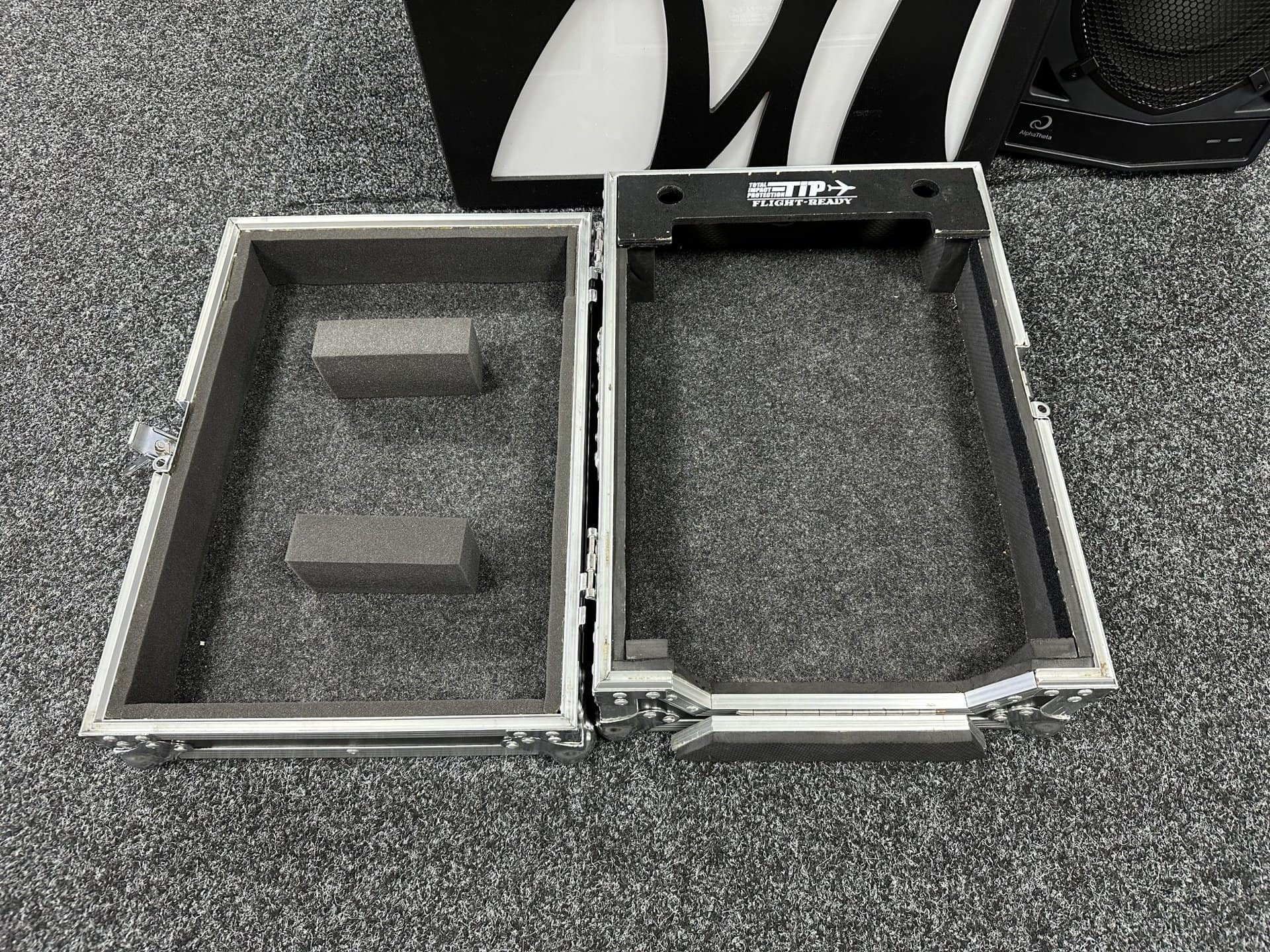 TIP Flight Case for Pioneer CDJ 2000 - Deck Converters