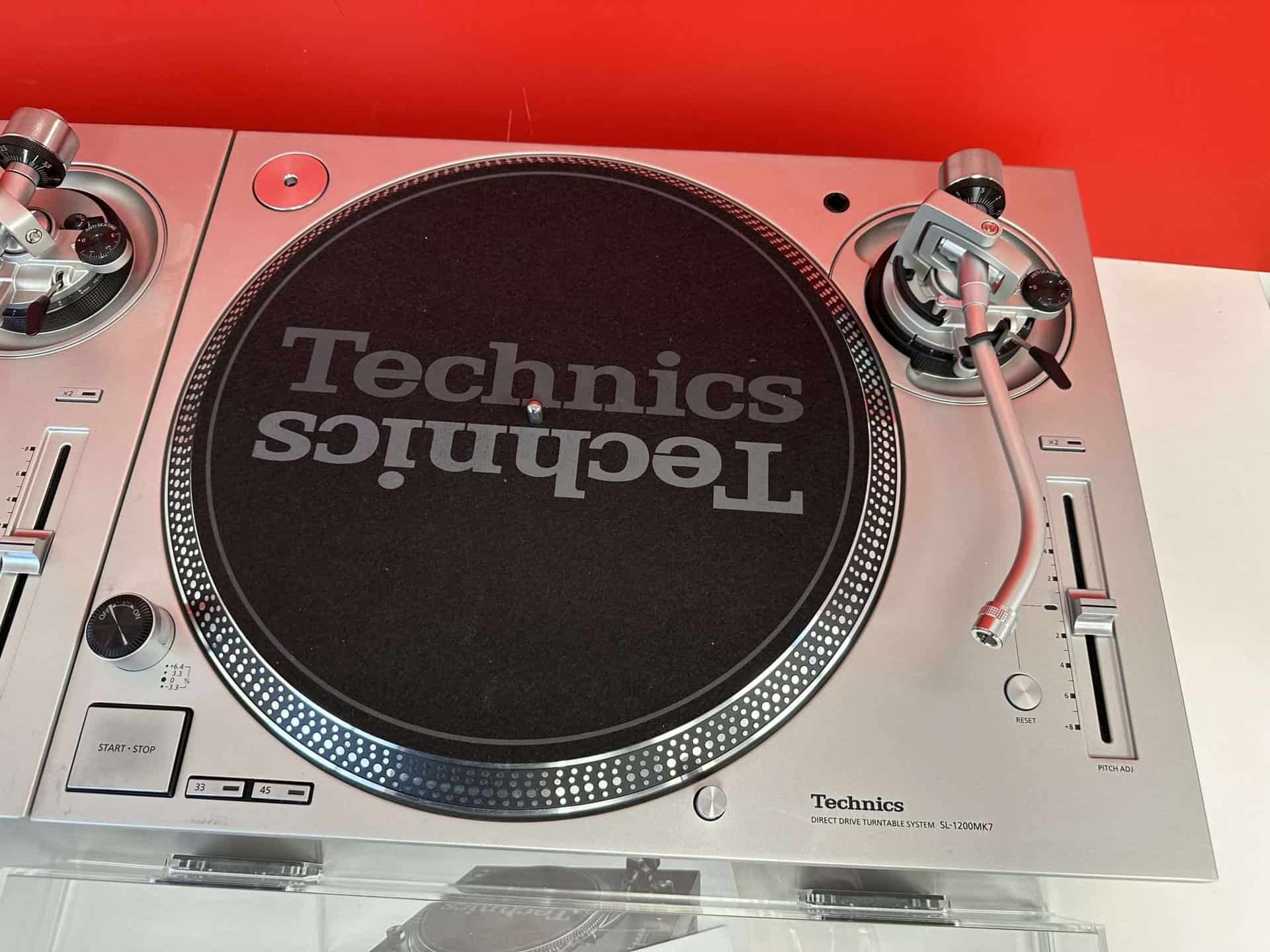 2x TECHNICS SL 1200 MK7 DIRECT DRIVE DJ TURNTABLE - Deck Converters