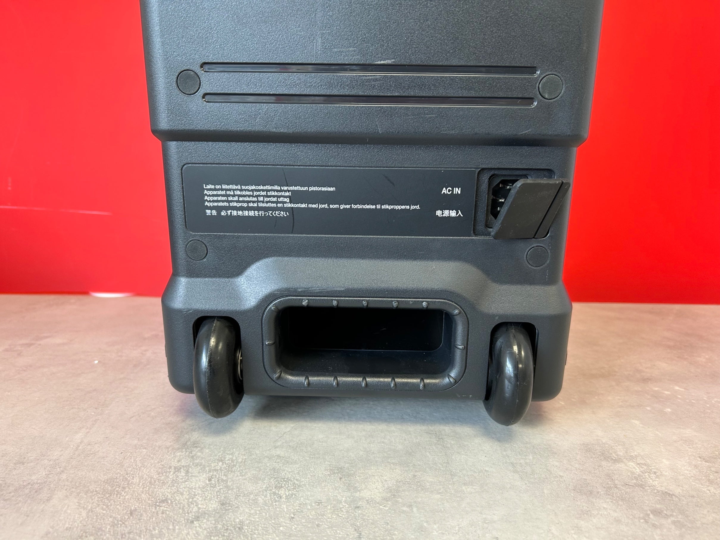 AlphaTheta WAVE EIGHT 8" Battery Powered Loudspeaker - Pre Owned