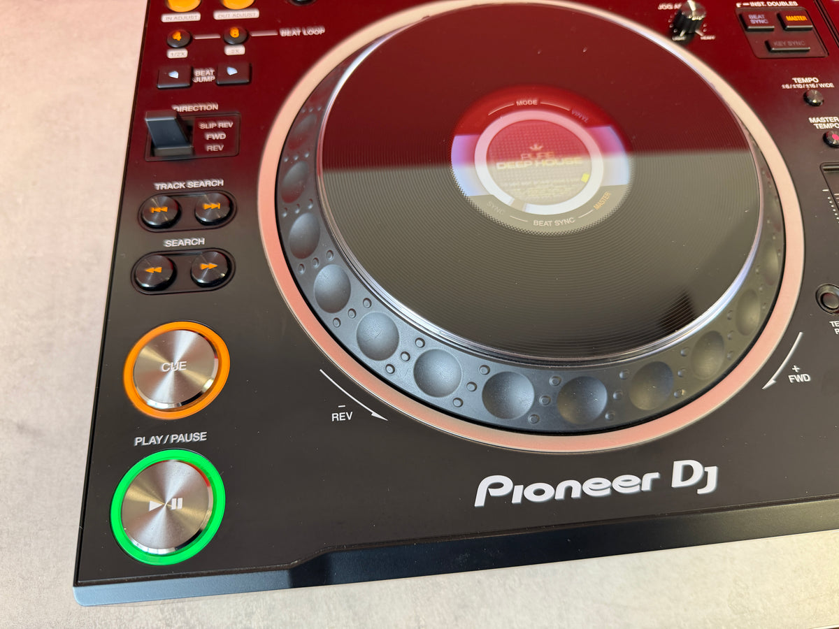 Paire de platines DJ Pioneer CDJ 3000 d'occasion, avec emballage d'origine