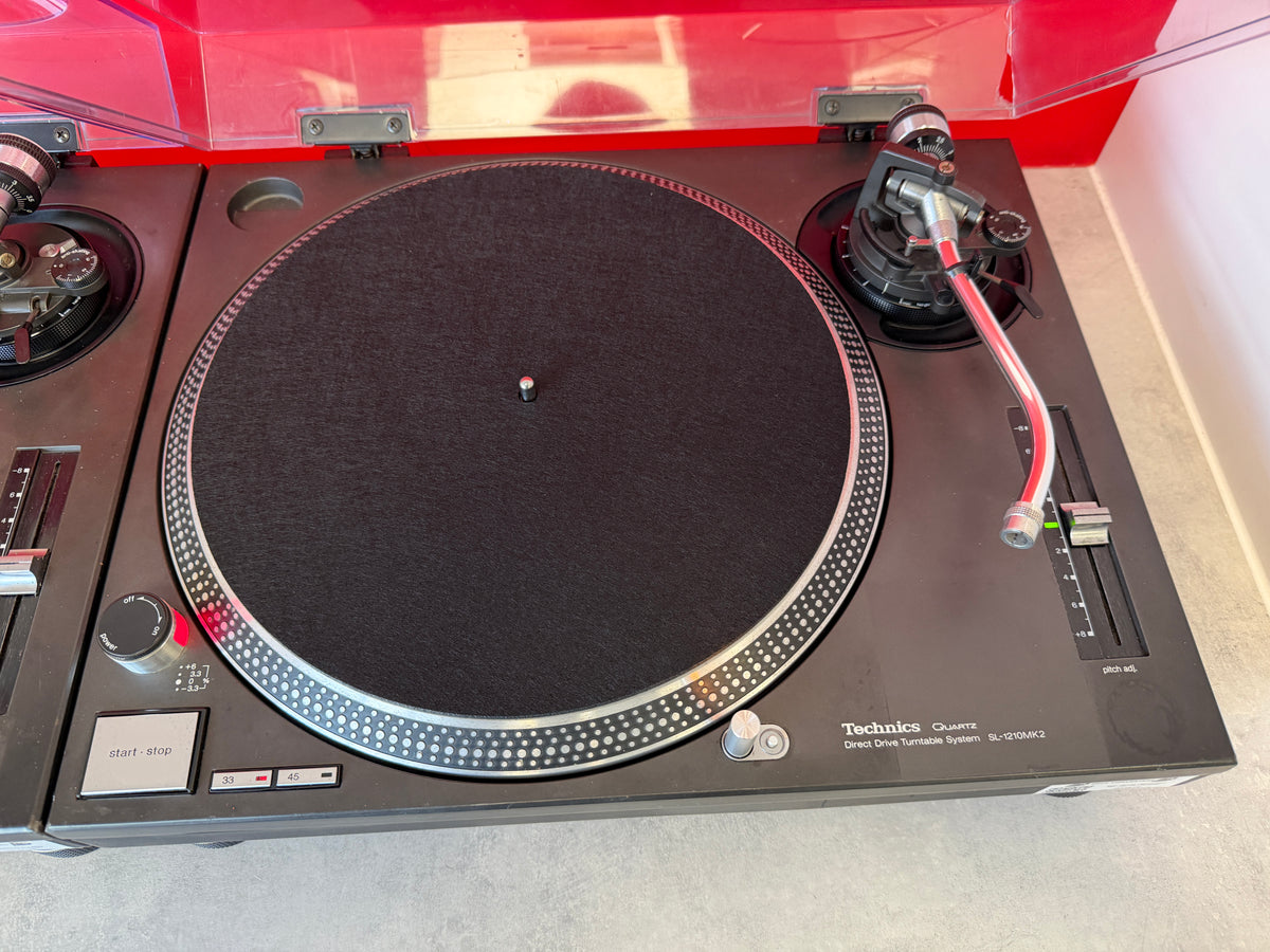 Paire de platines vinyles Technics SL 1210 MK2