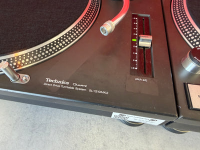 Paire de platines vinyles Technics SL 1210 MK2