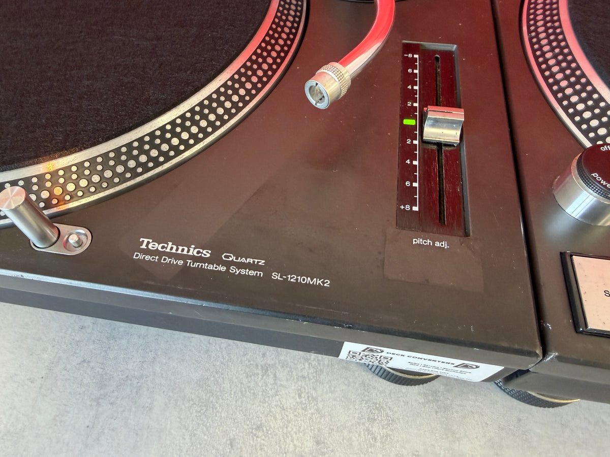 Paire de platines vinyles Technics SL 1210 MK2