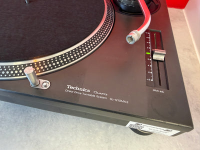 Paire de platines vinyles Technics SL 1210 MK2