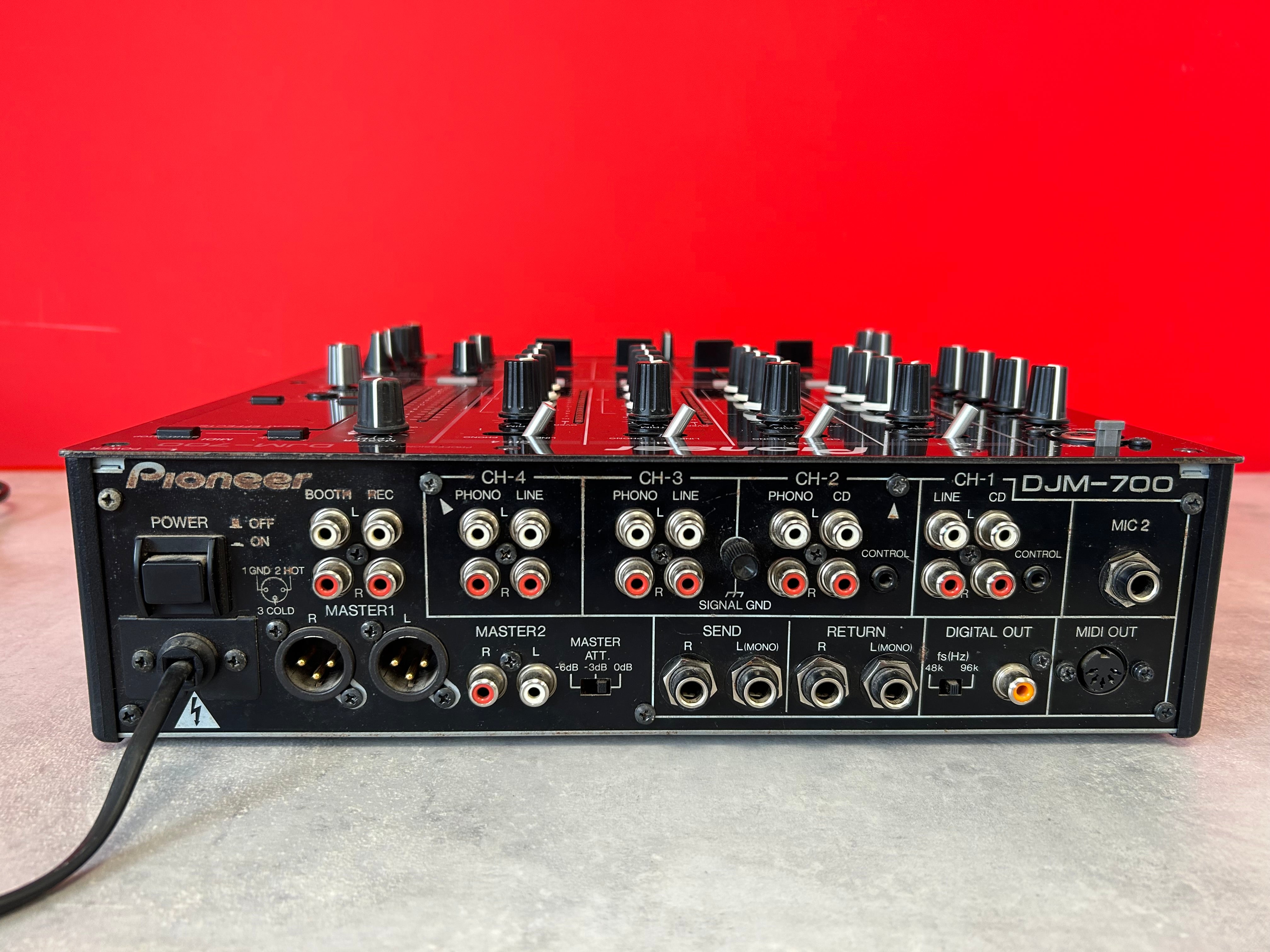 Table de Mixage Professionnelle Pioneer DJM 700