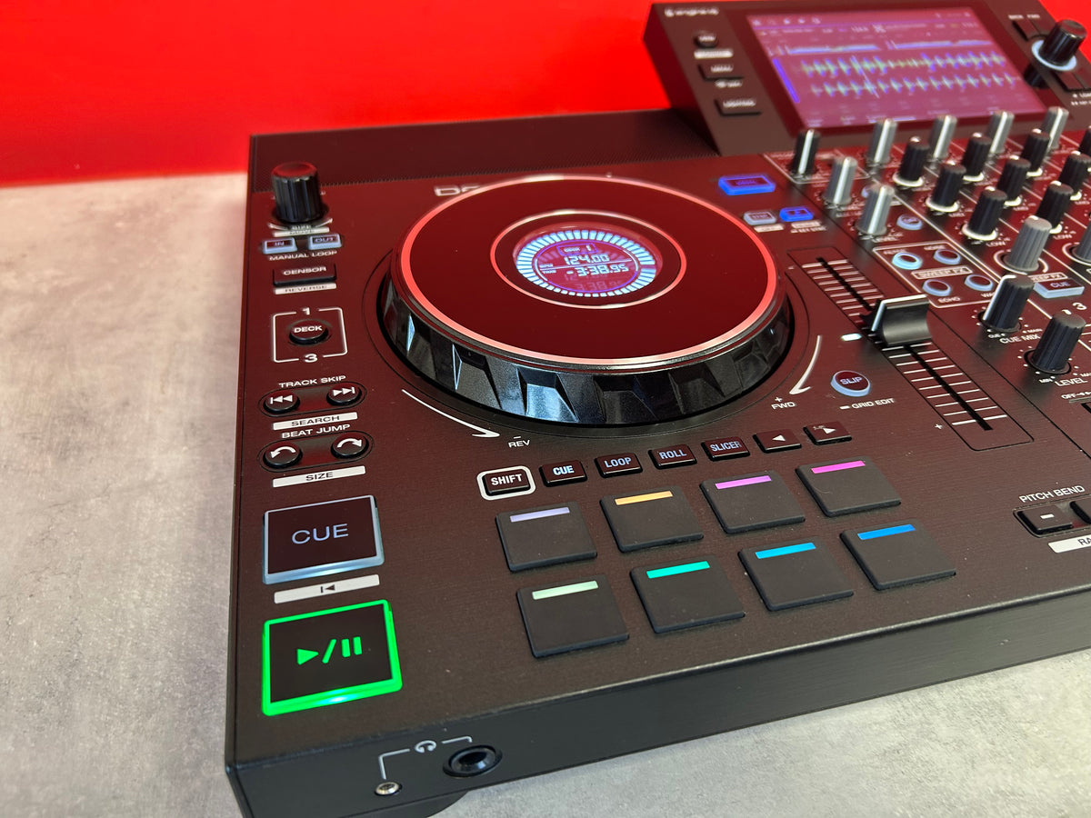 Denon DJ SC LIVE 4 - 4 Deck Standalone DJ Controller - Pre Owned