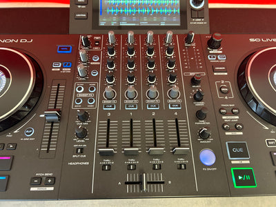 Denon DJ SC LIVE 4 - Contrôleur DJ autonome 4 platines
