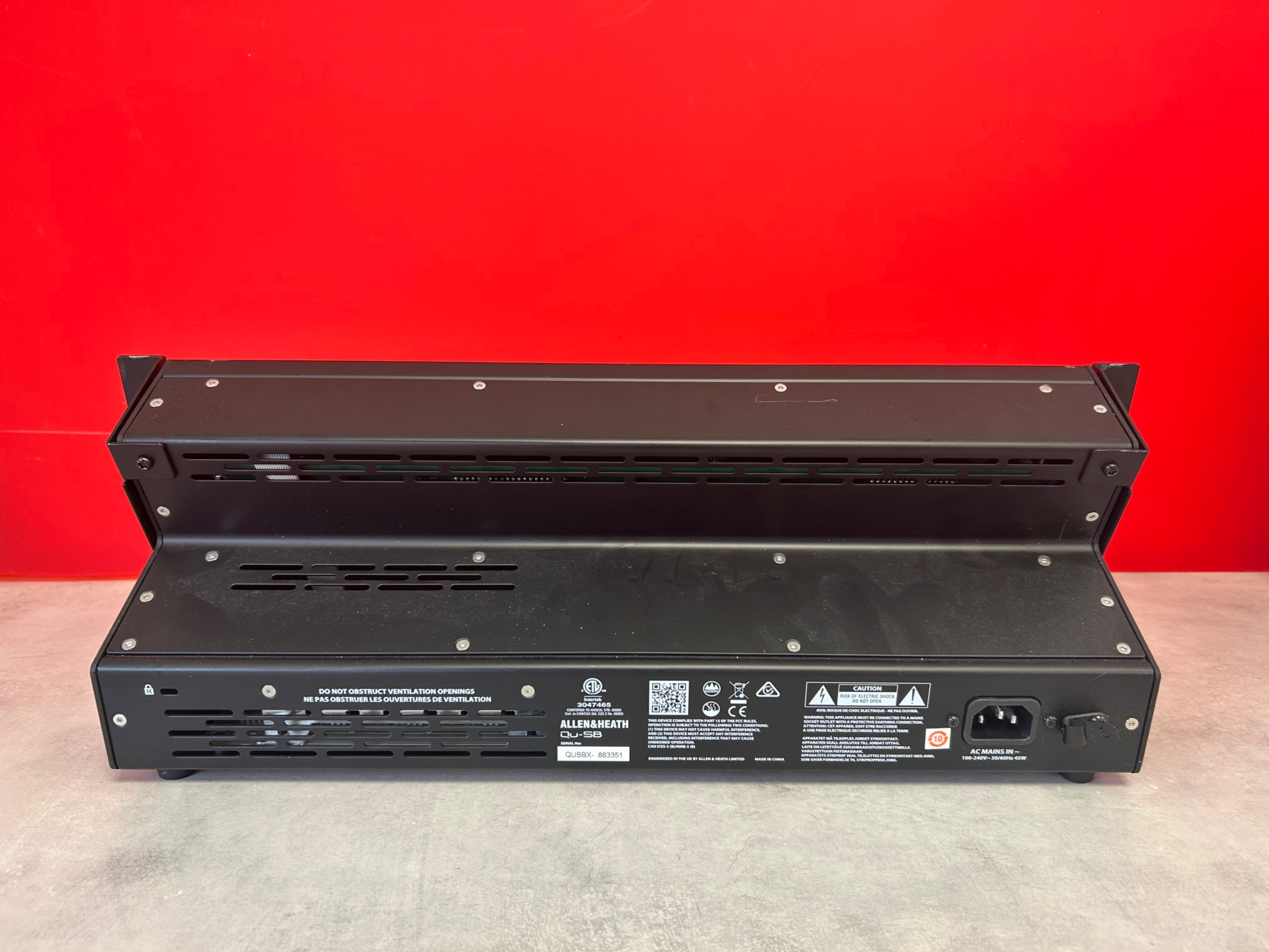 Allen & Heath Qu - SB Digital Mixer - Pre Owned - Deck Converters
