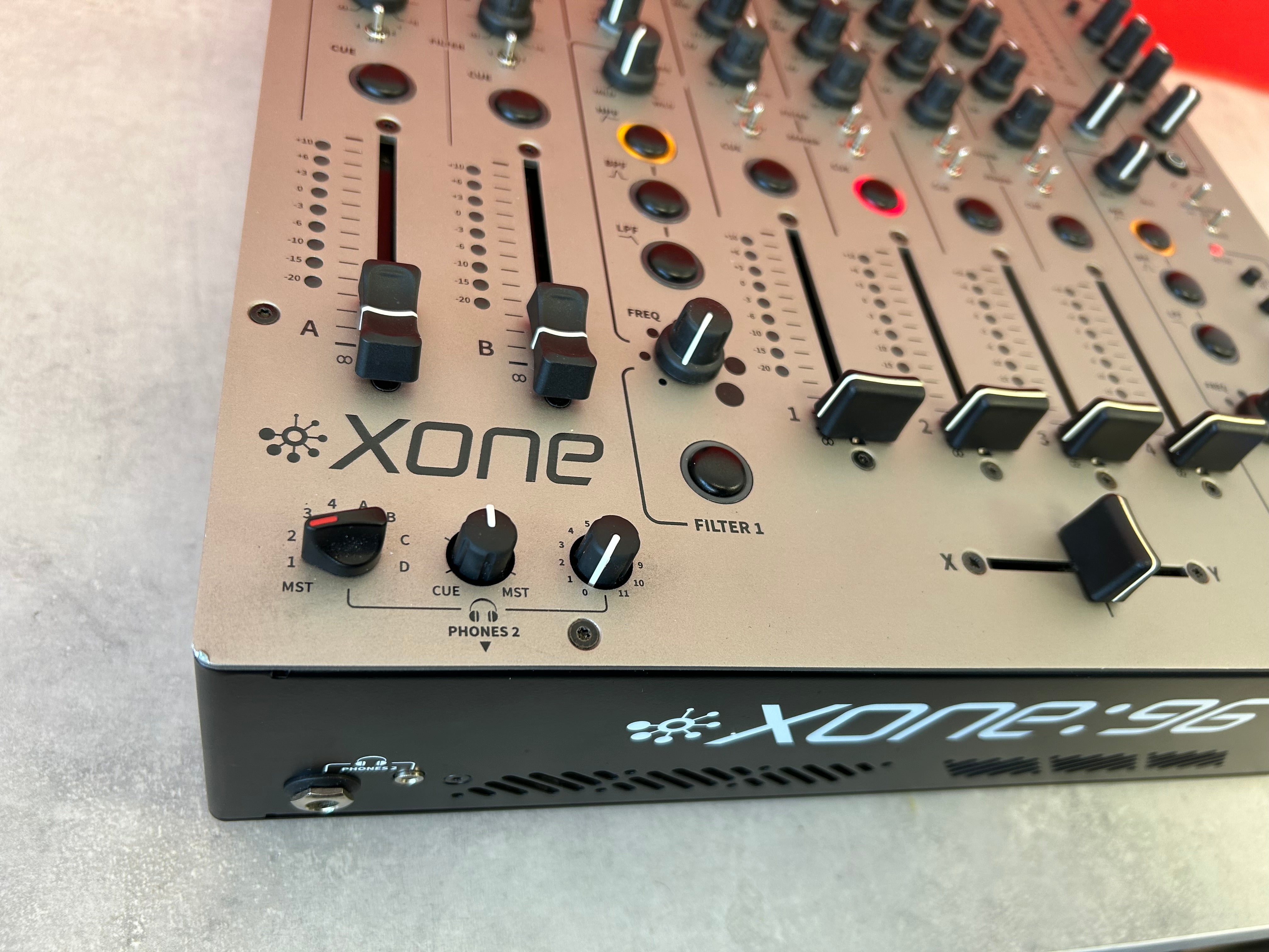 Allen & Heath Xone 96 DJ Mixer - Pre Owned - Deck Converters