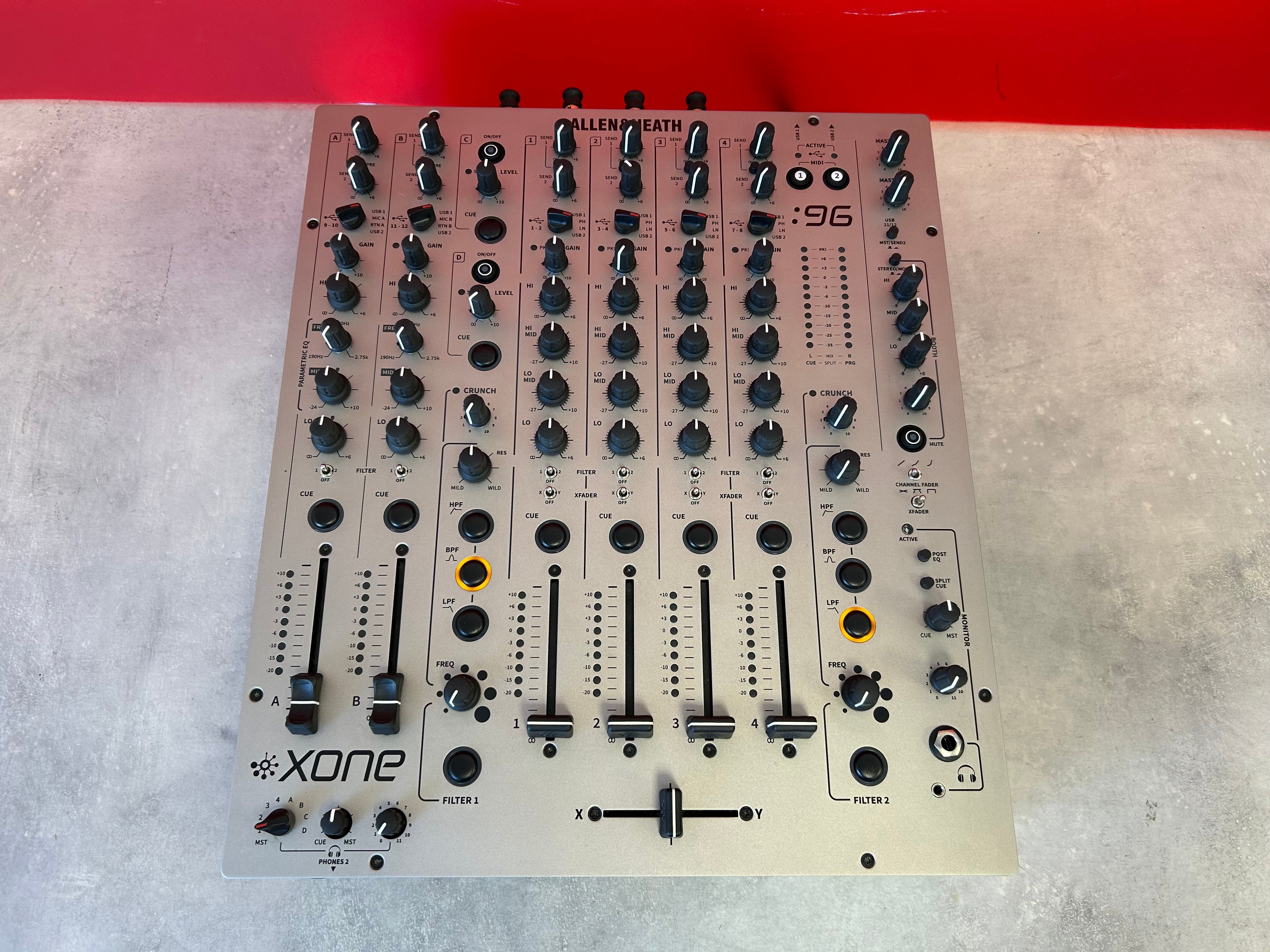 Allen & Heath Xone 96 DJ Mixer - Pre Owned - Deck Converters
