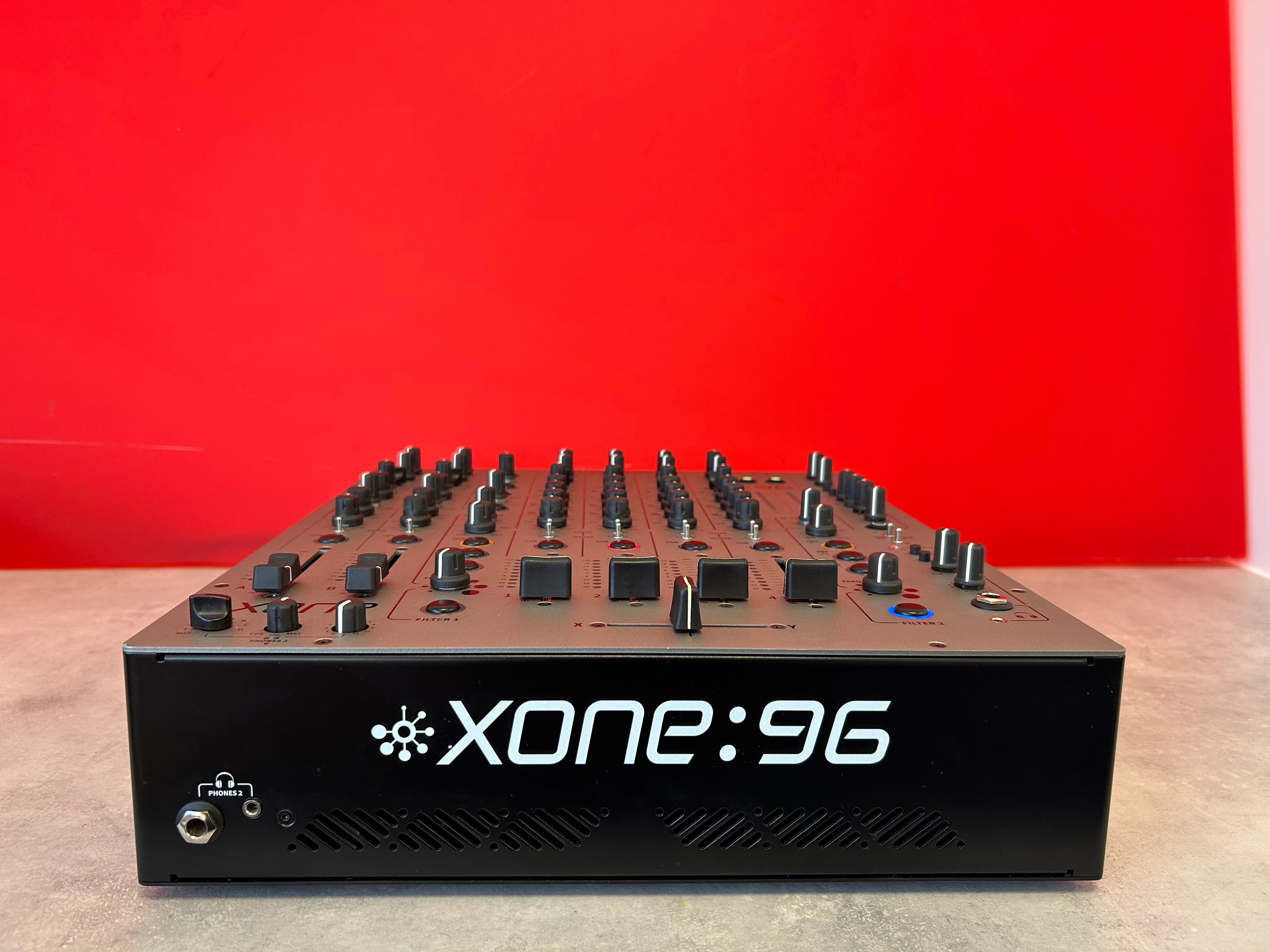 Allen & Heath Xone 96 DJ Mixer - Pre Owned - Deck Converters