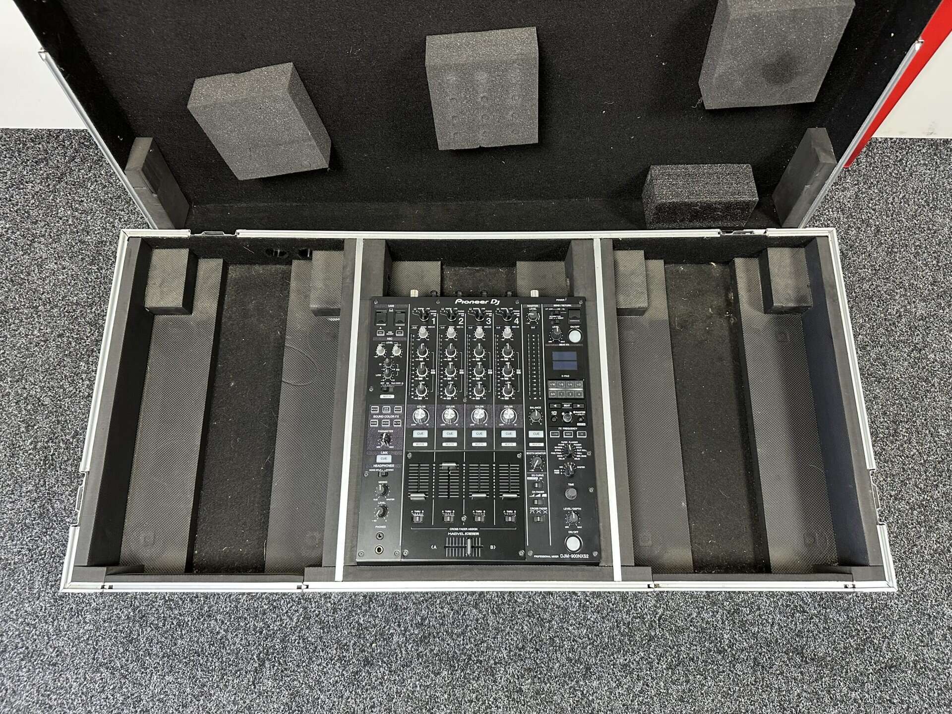 Gorilla Flight Case for CDJ 2000NXS2 DJM 900 NXS2 - Deck Converters