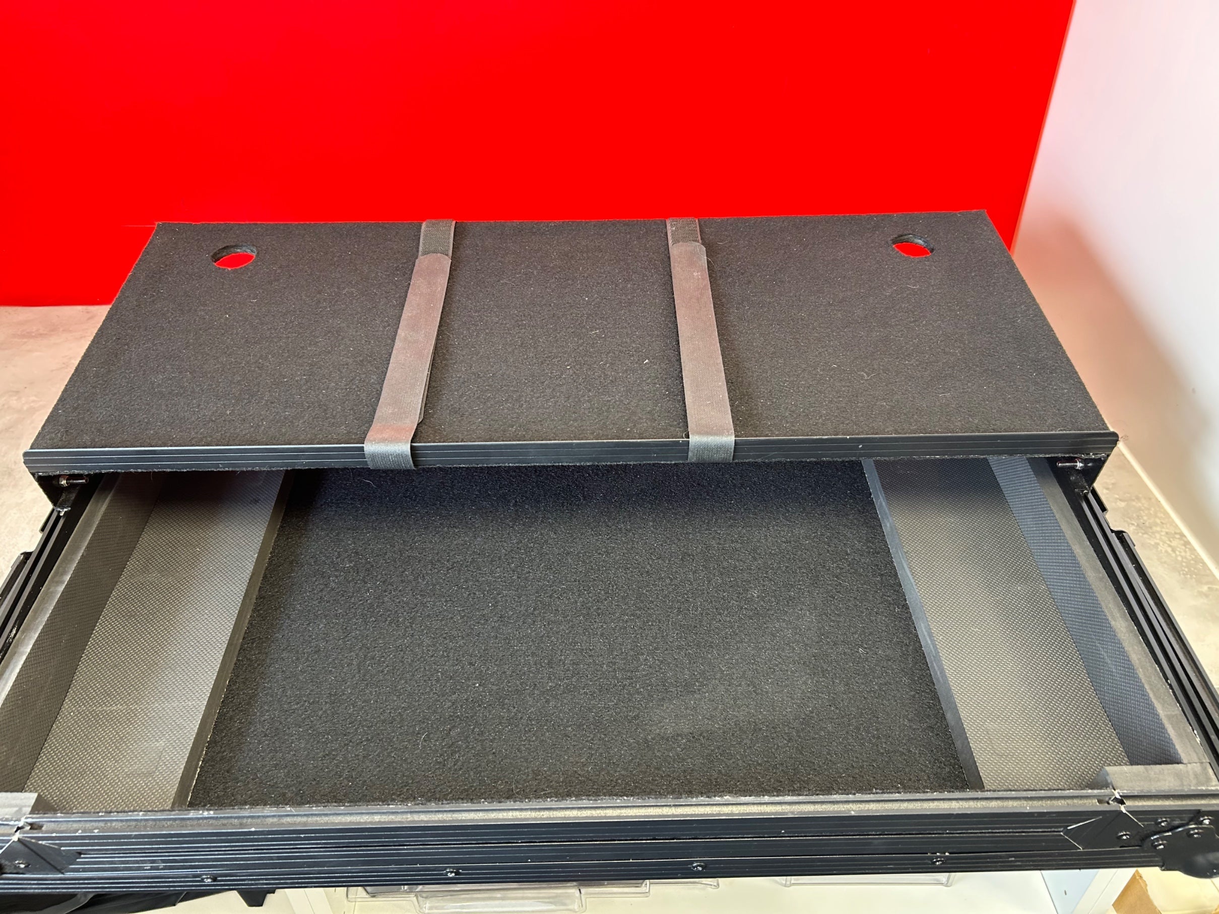 Gorilla Flight Case with Laptop Shelf for DDJ 1000 - Pre Owned - Deck Converters