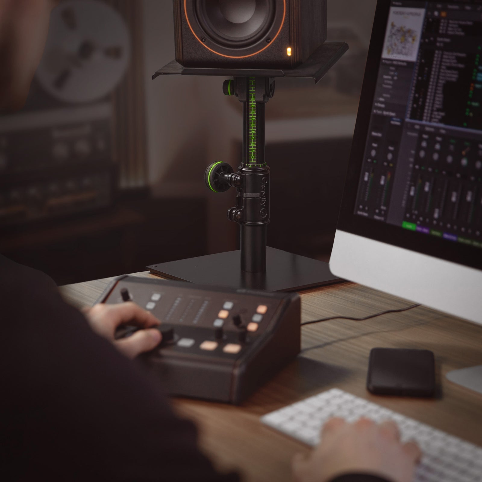Gravity SP 3102 Studio Monitor Speaker Stand - Deck Converters