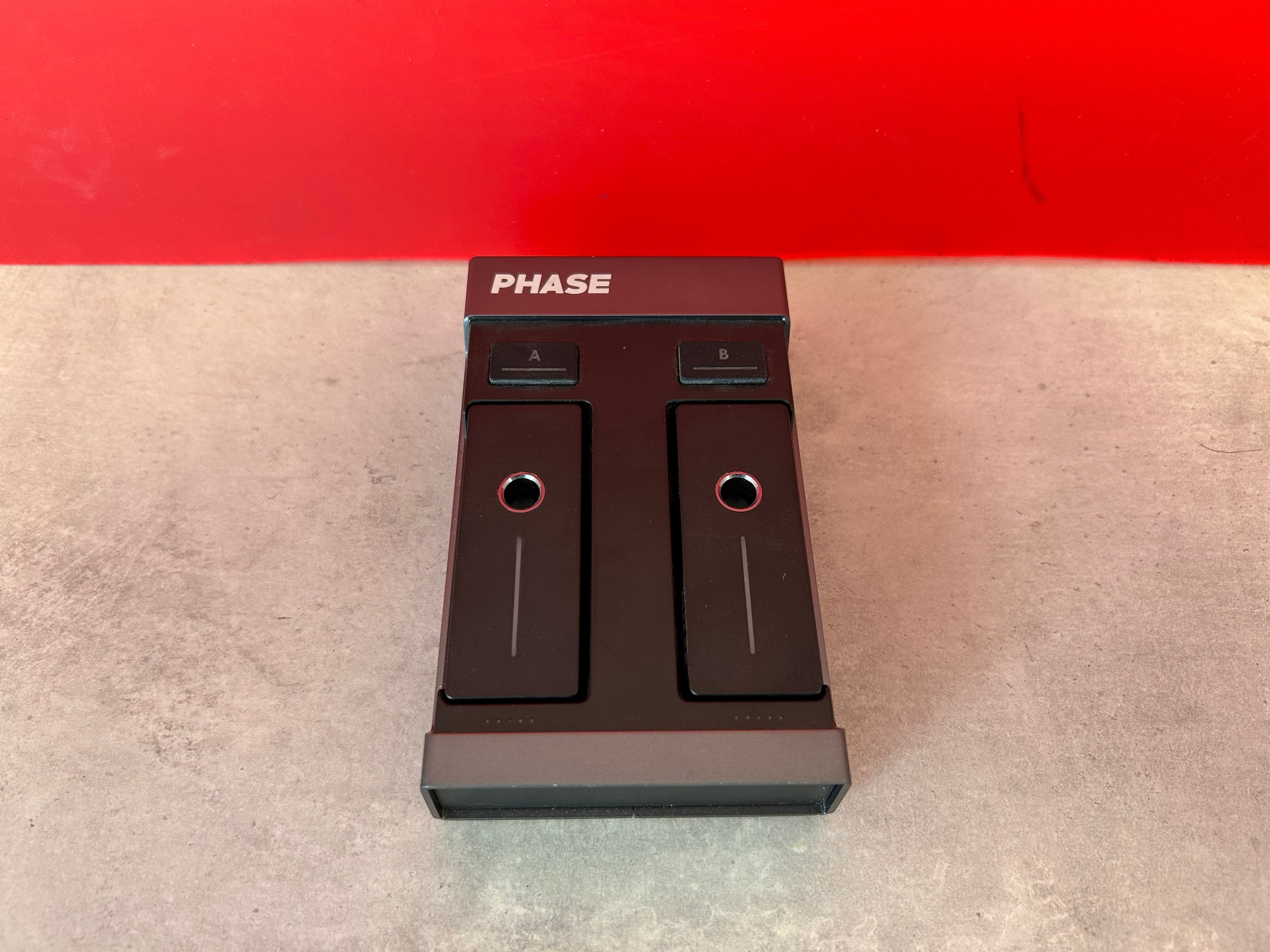 MWM Phase Essential Wireless DVS Controller System – Pre-Owned - Deck Converters