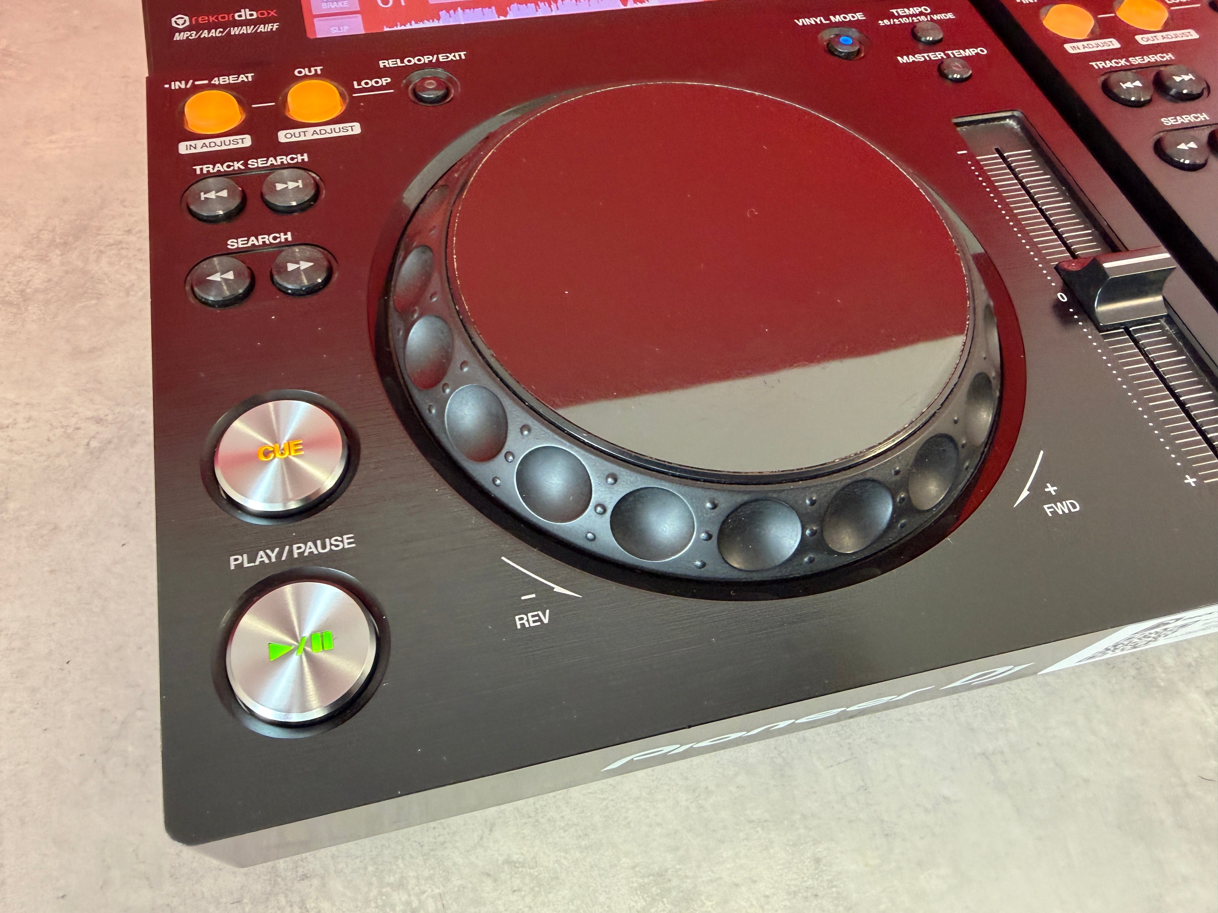 PAIR Pioneer XDJ 700 USB Decks Pre Owned - Deck Converters