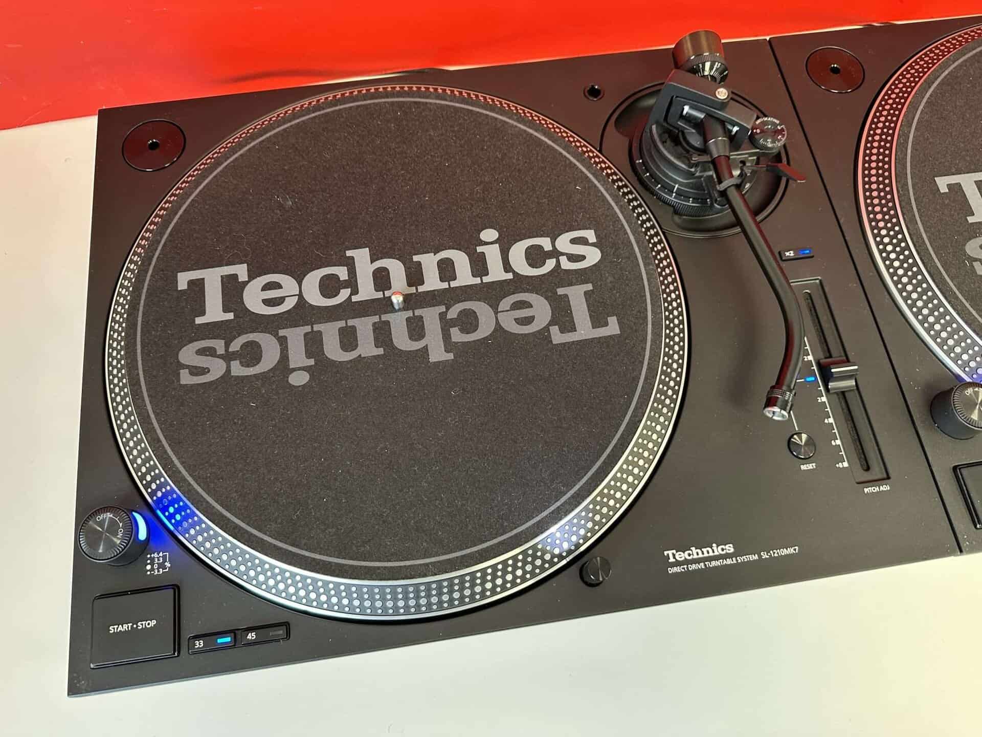 PAIR TECHNICS SL 1210 MK7 DIRECT DRIVE DJ TURNTABLES - Deck Converters