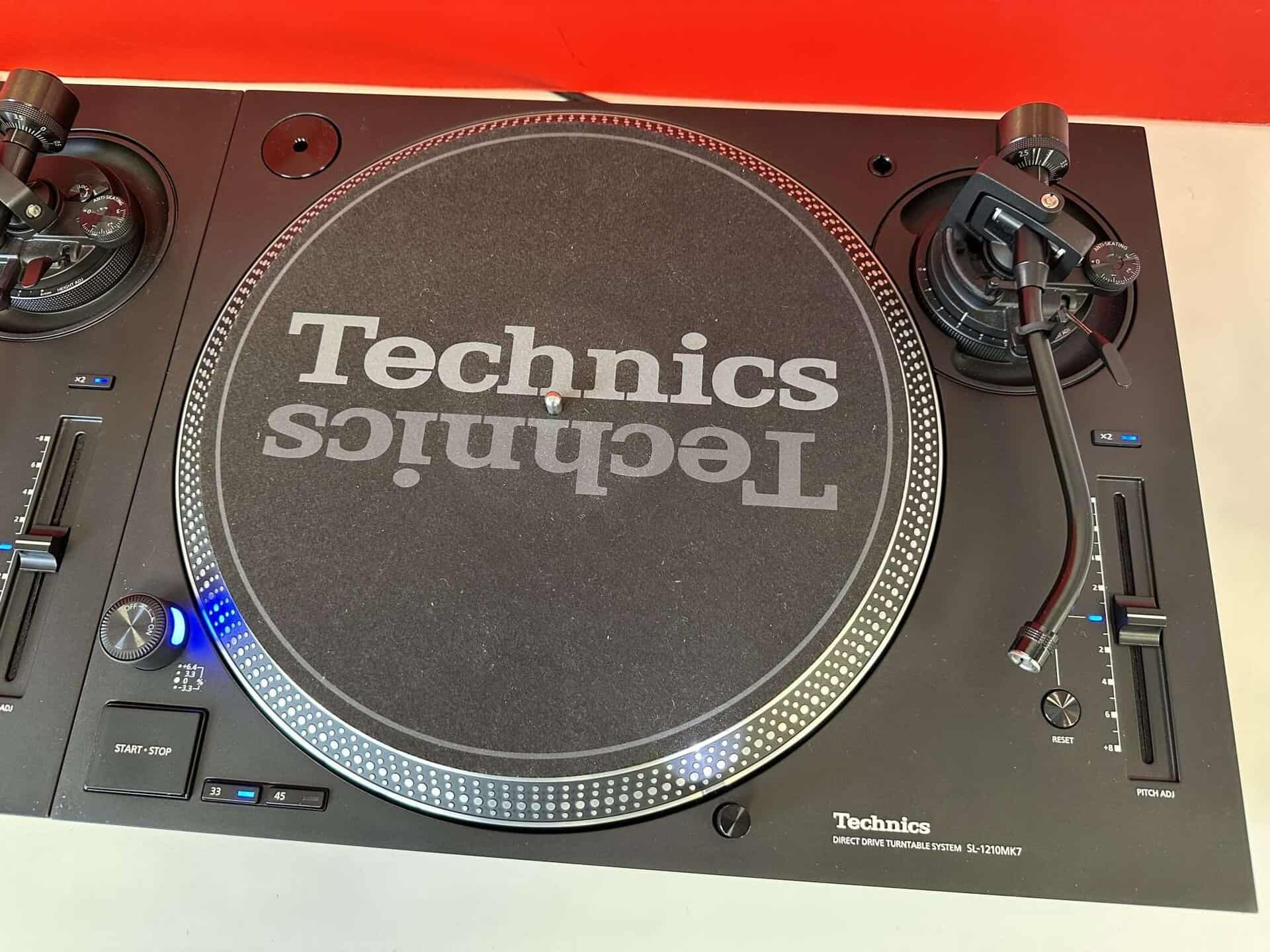 PAIR TECHNICS SL 1210 MK7 DIRECT DRIVE DJ TURNTABLES - Deck Converters