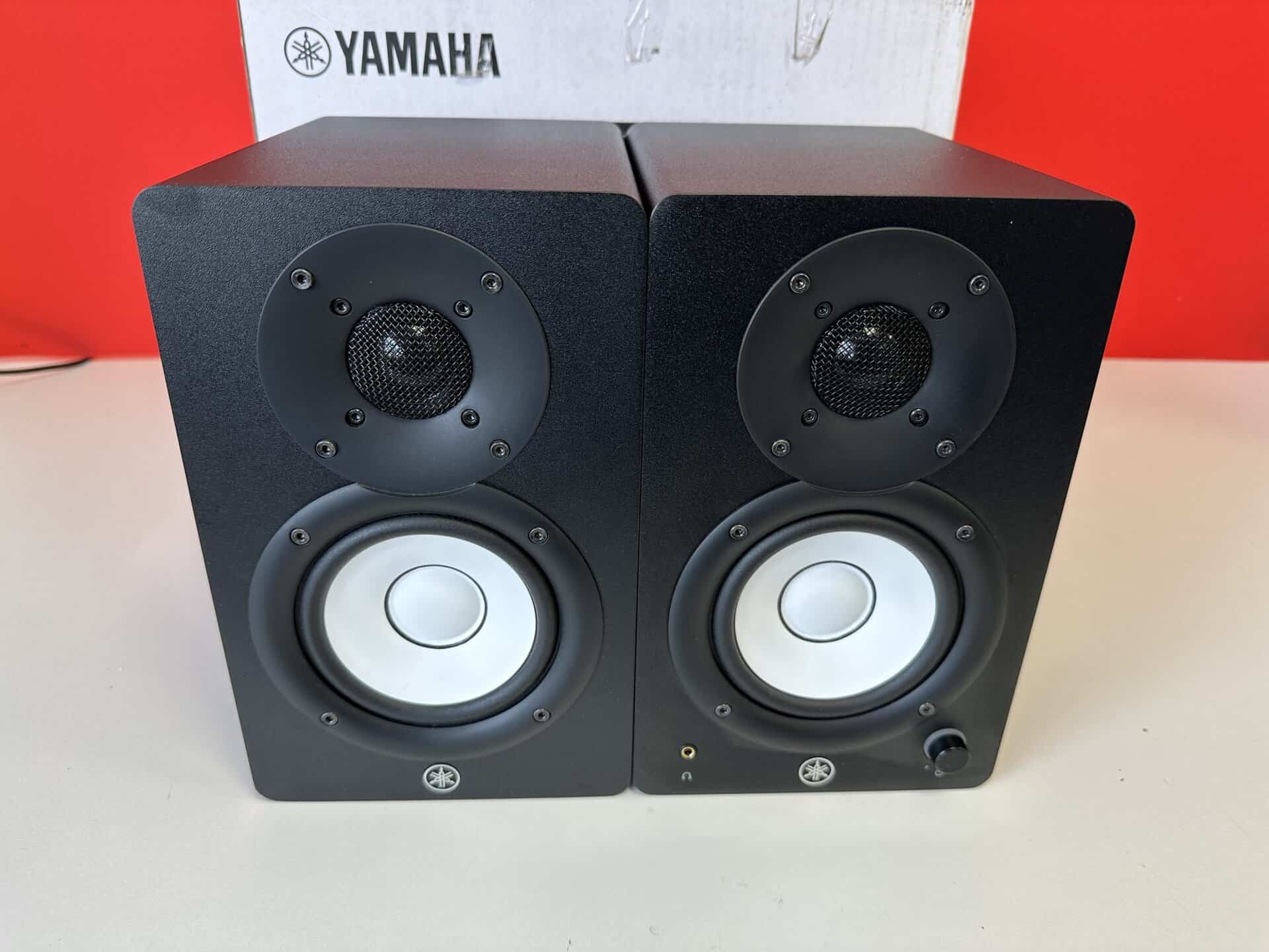 PAIR Yamaha HS4 Active Studio Monitors - Pre Owned - Deck Converters