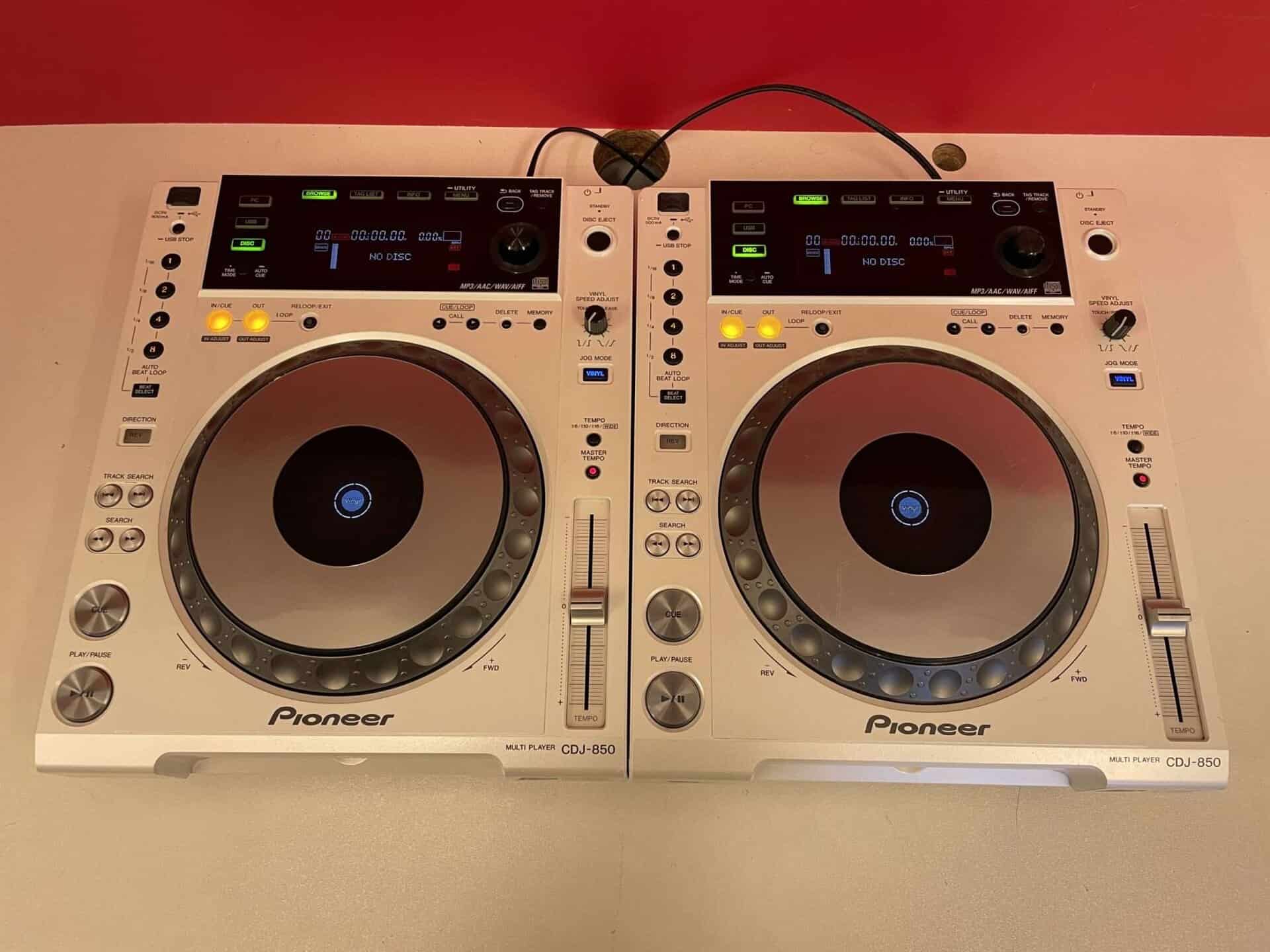 Pioneer CDJ 850 White DJ Decks Pair (Pre - owned) - Deck Converters