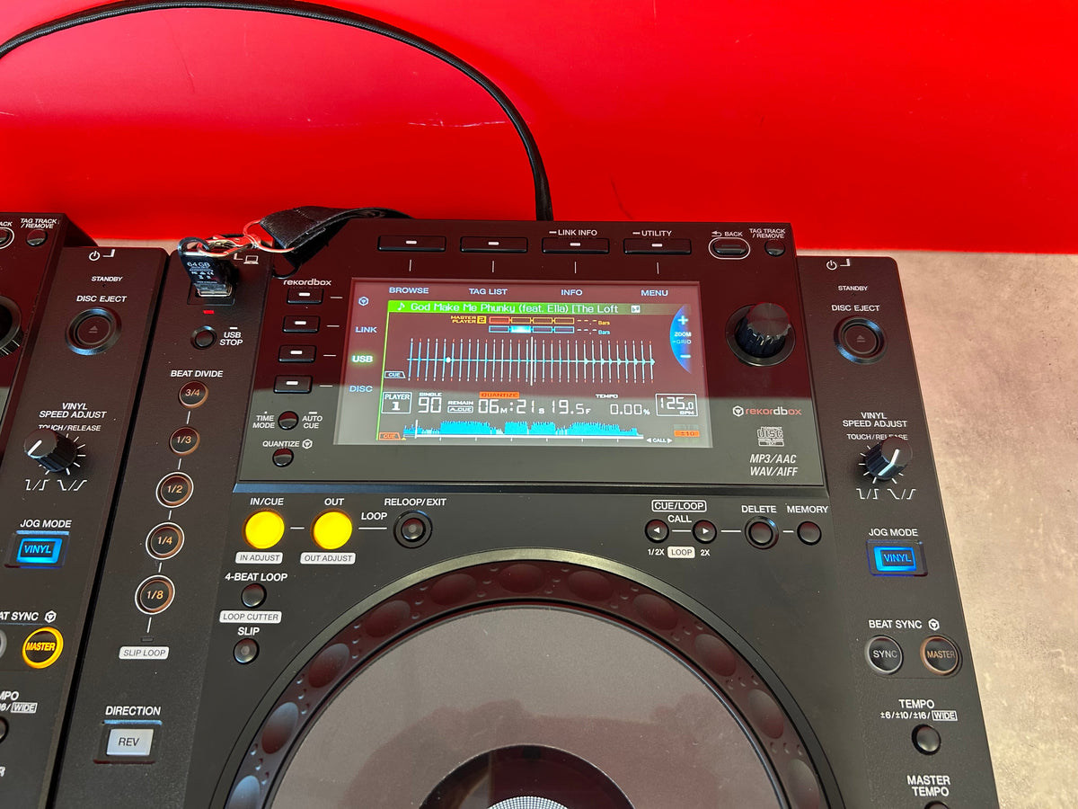Pioneer CDJ 900 Nexus DJ Decks Pair - Pre Owned - Deck Converters