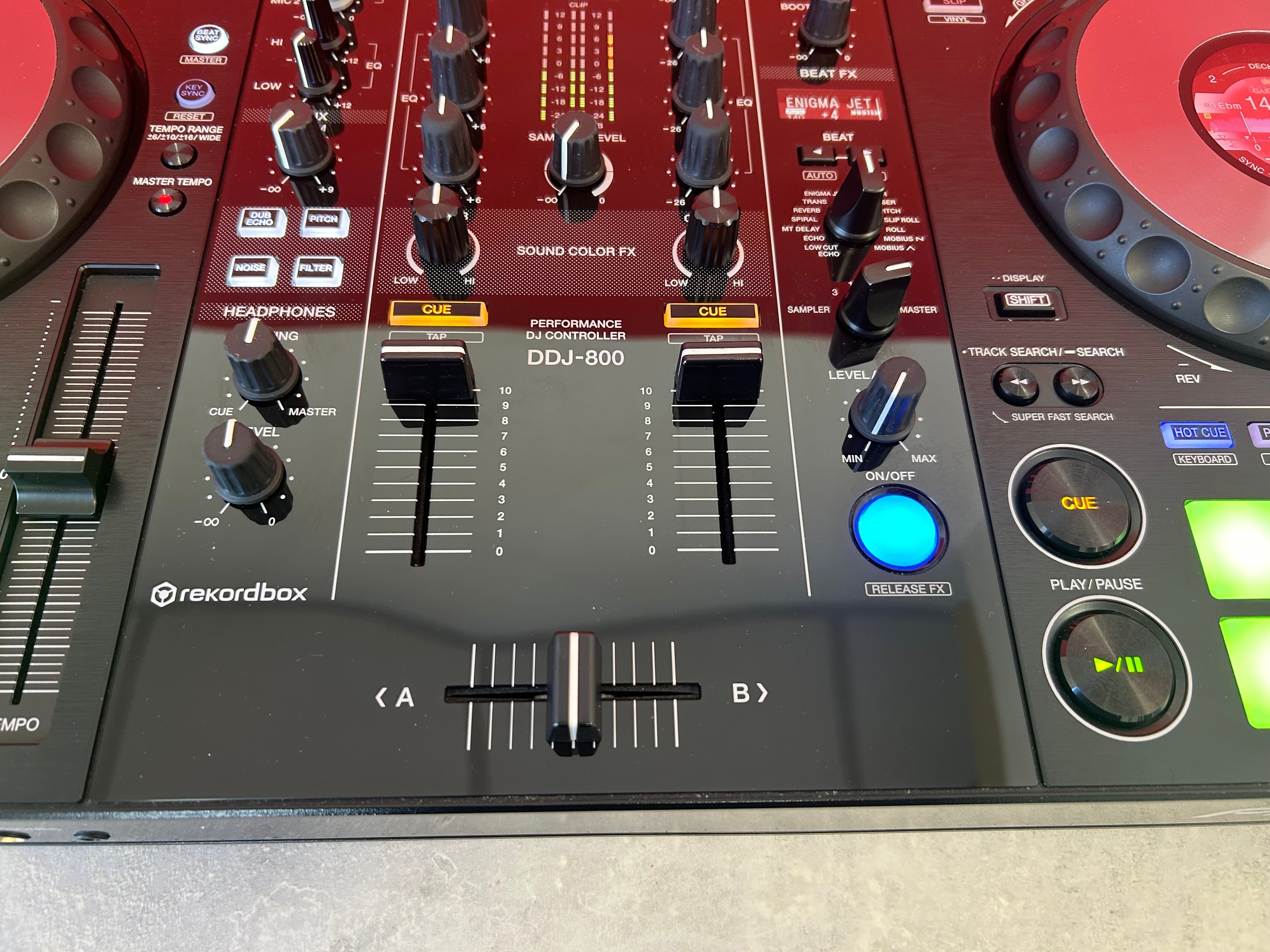 Pioneer DDJ 800 DJ Controller - Pre Owned - Deck Converters