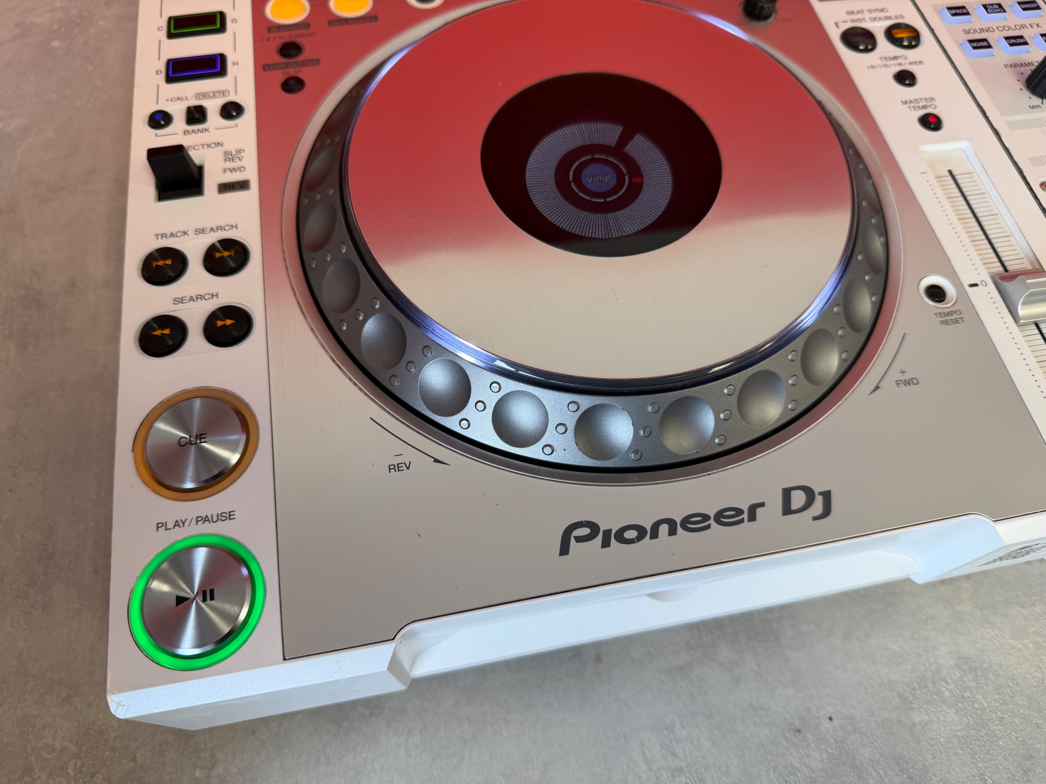 Pioneer DJ CDJ 2000 NXS2 & 900 NXS2 Set Limited Edition White - Pre Owned - Deck Converters