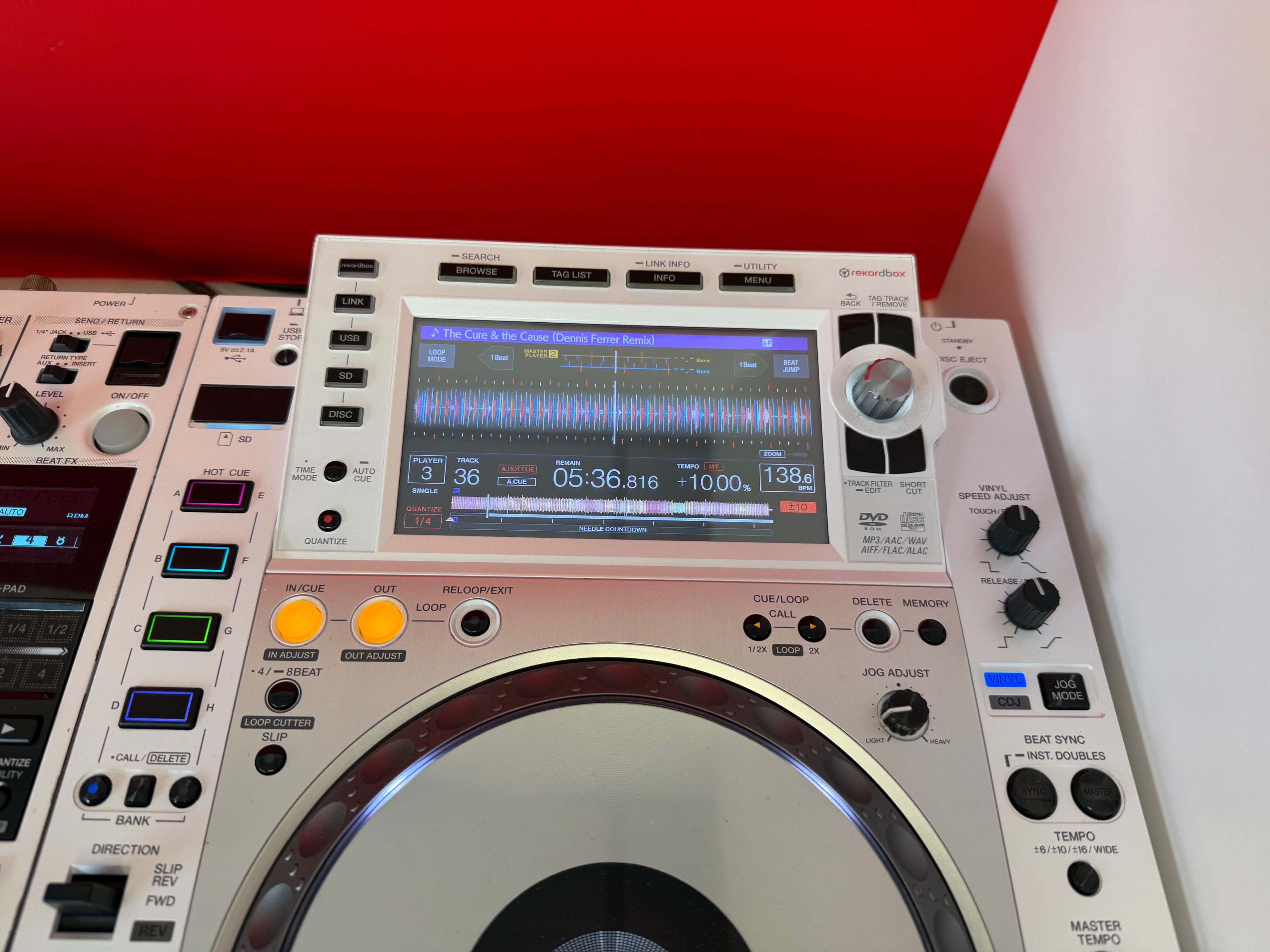 Pioneer DJ CDJ 2000 NXS2 & 900 NXS2 Set Limited Edition White - Pre Owned - Deck Converters