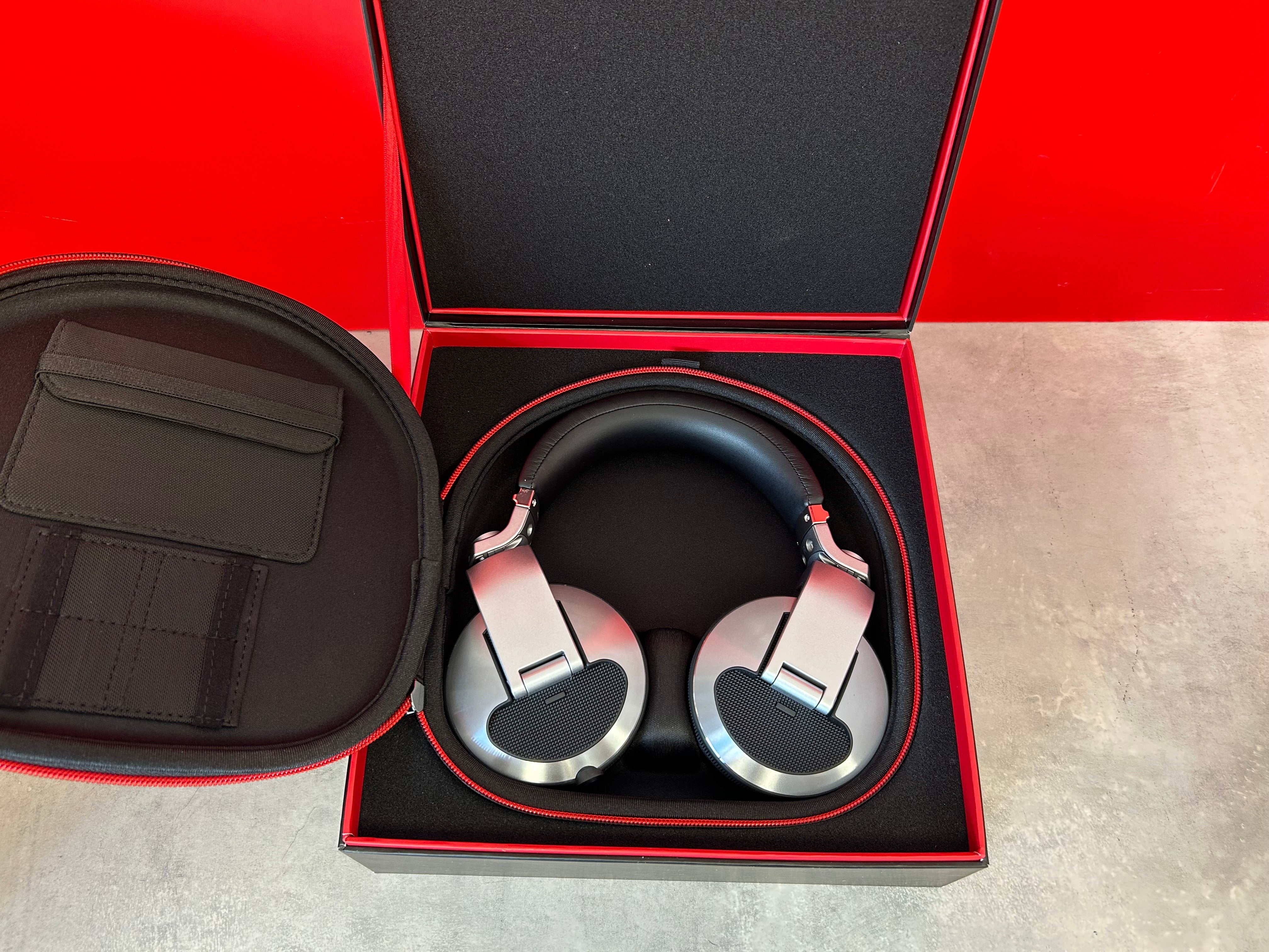 Pioneer DJ HDJ-X10 Professional DJ Headphones with Case in Silver - B Stock - Deck Converters