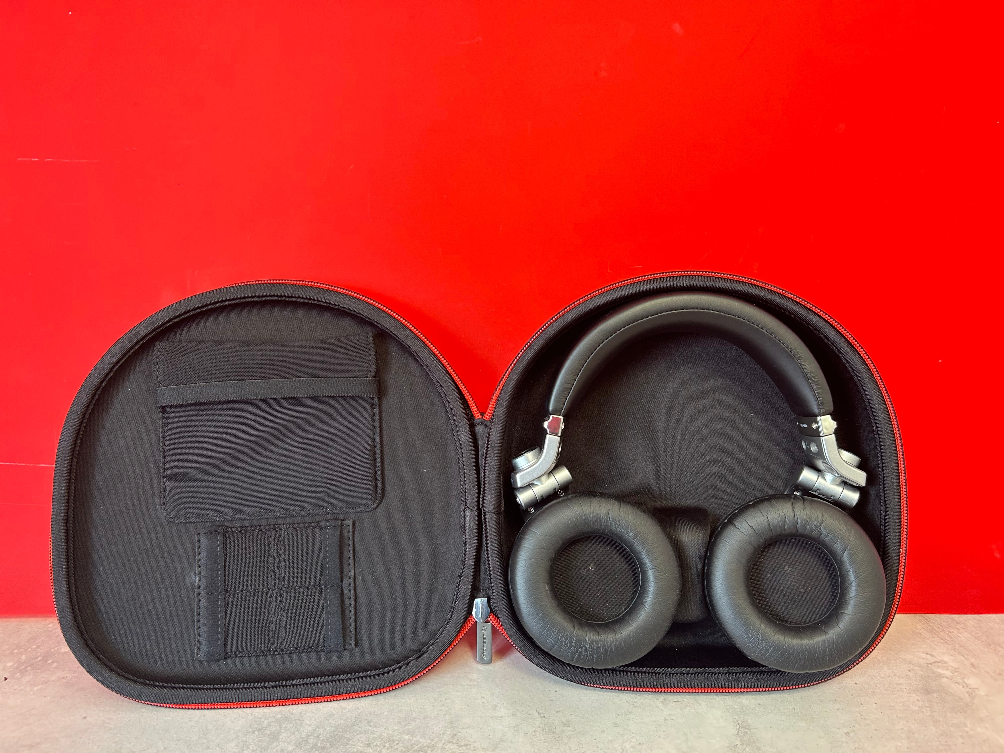 Pioneer DJ HDJ - X10 Professional DJ Headphones with Case in Silver - Pre Owned - Deck Converters