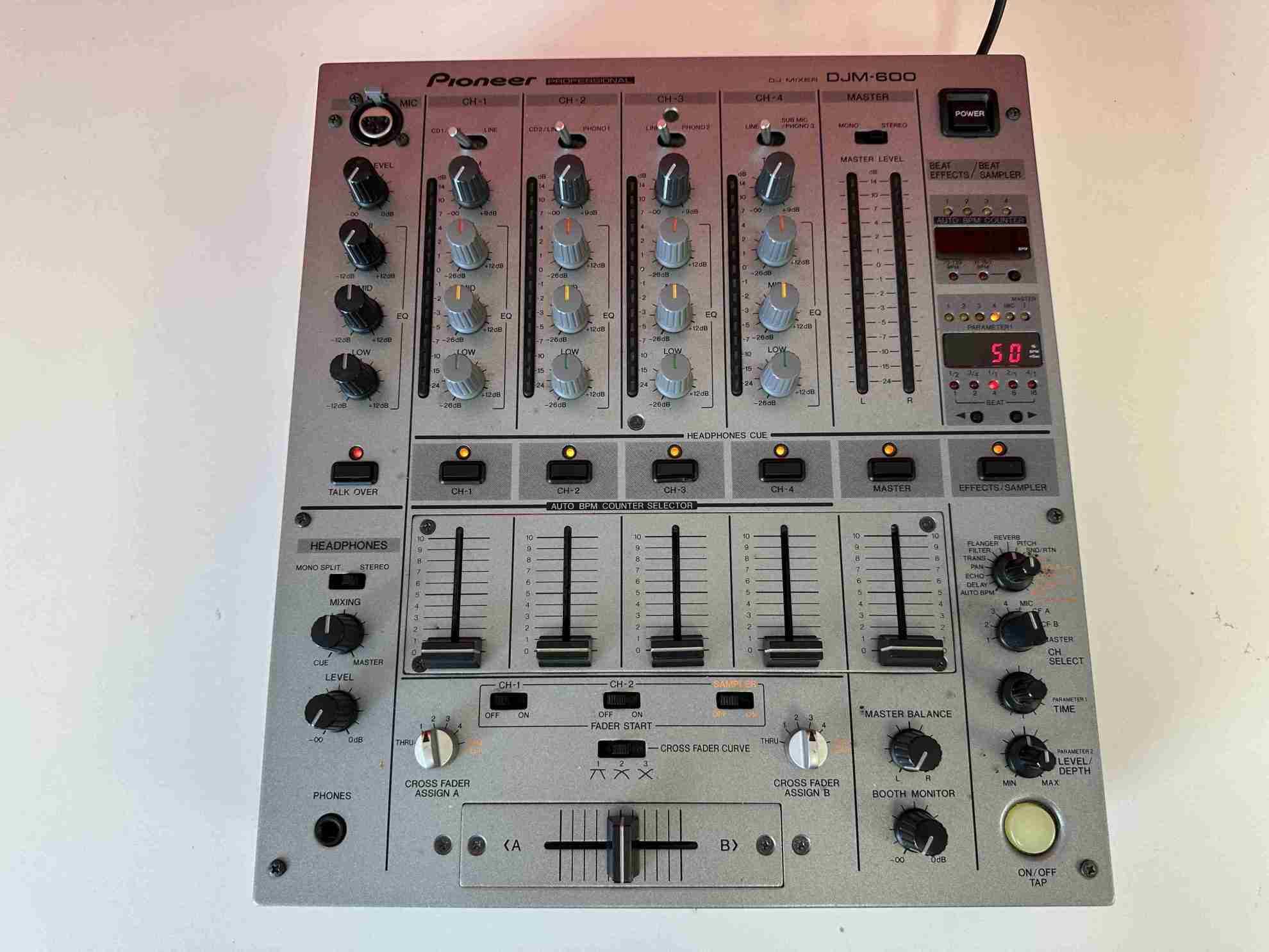 Pioneer DJM 600 Professional DJ Mixer 4ch - Deck Converters